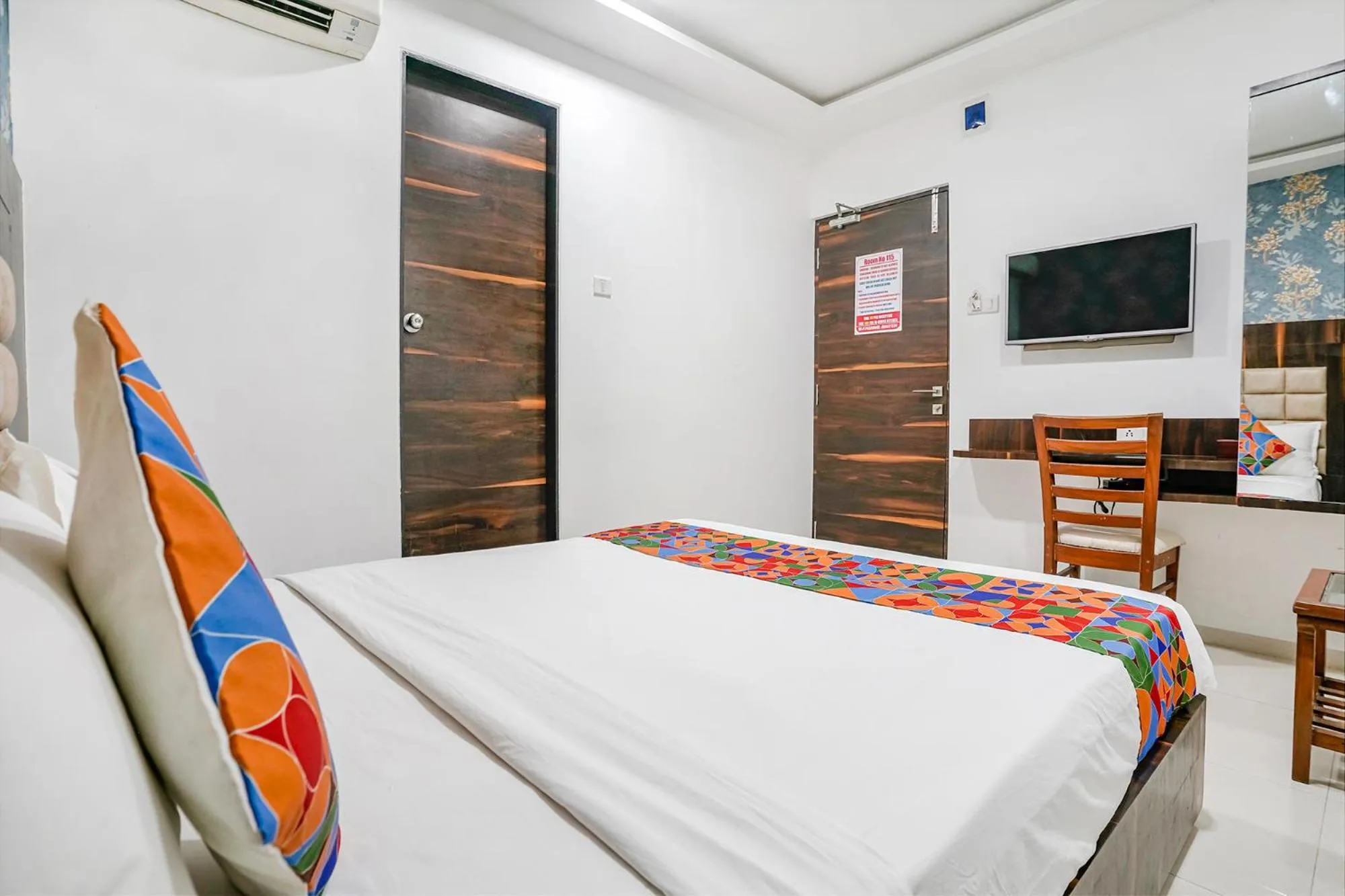 Bed in FabHotel Elvis Inn - Nr Mumbai International Airport