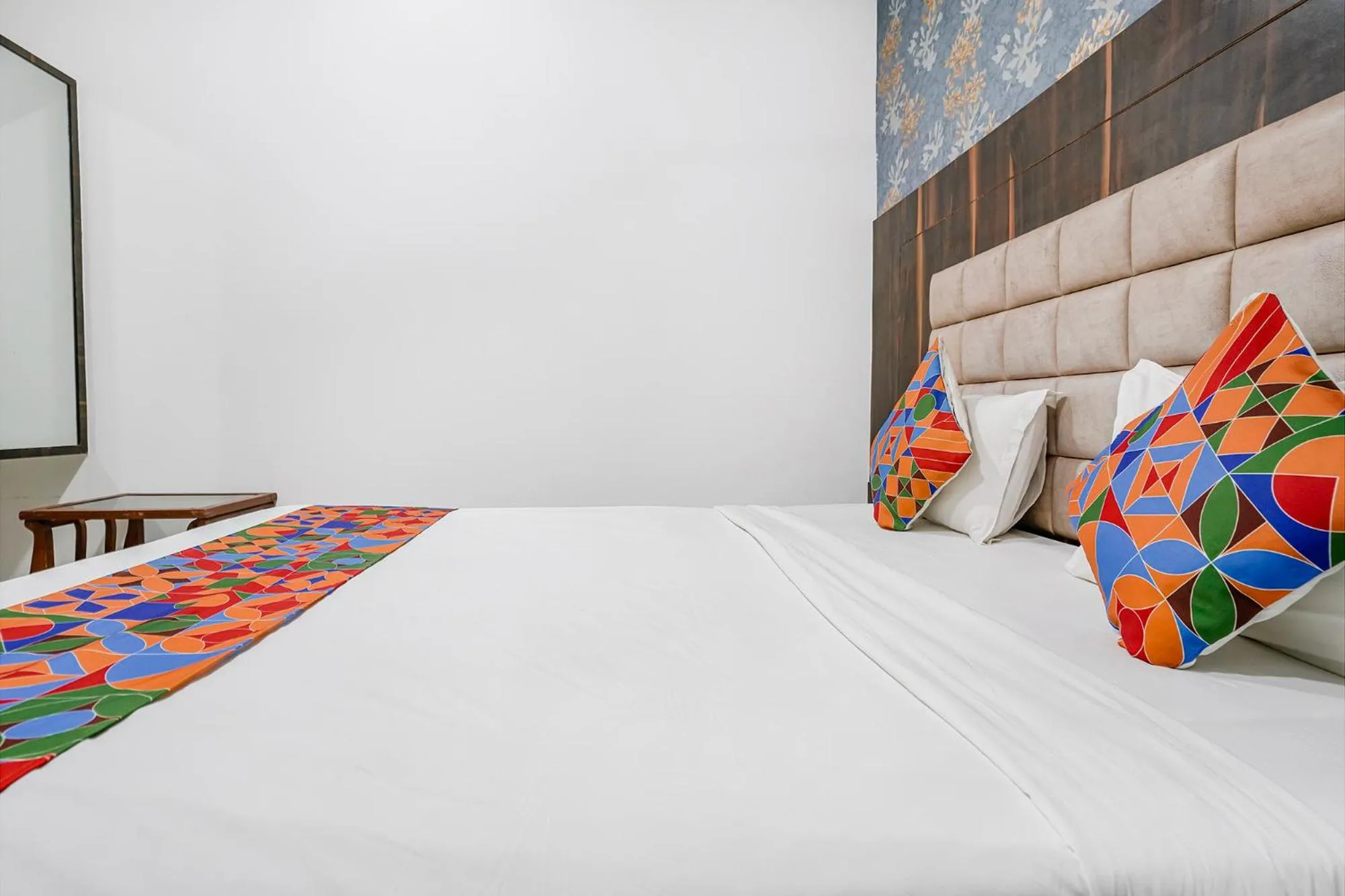 Bed in FabHotel Elvis Inn - Nr Mumbai International Airport