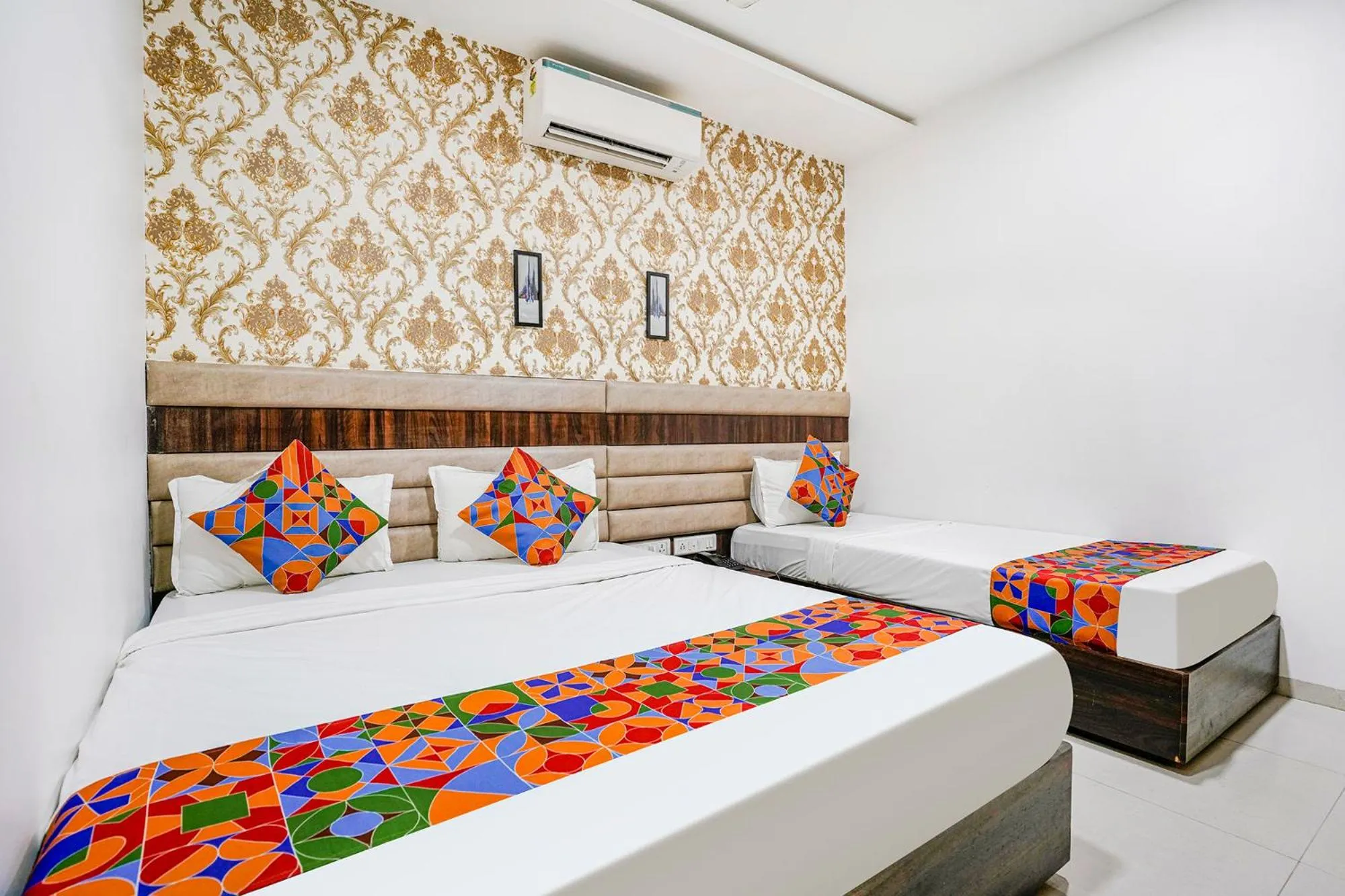 Bed in FabHotel Elvis Inn - Nr Mumbai International Airport