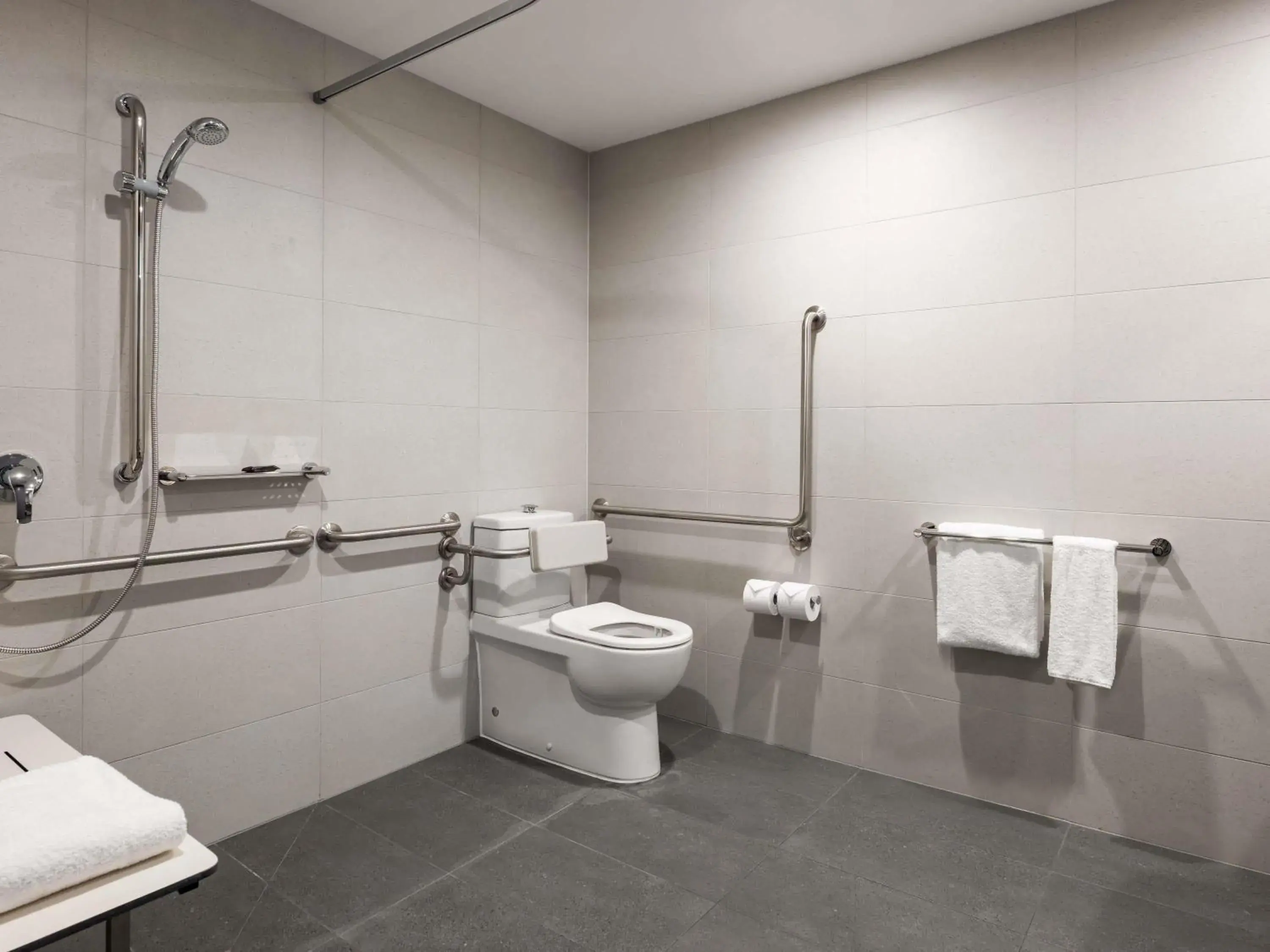 Accessible Superior King Room in Novotel Perth Murray Street Accessible Superior King Room in Novotel Perth Murray Street