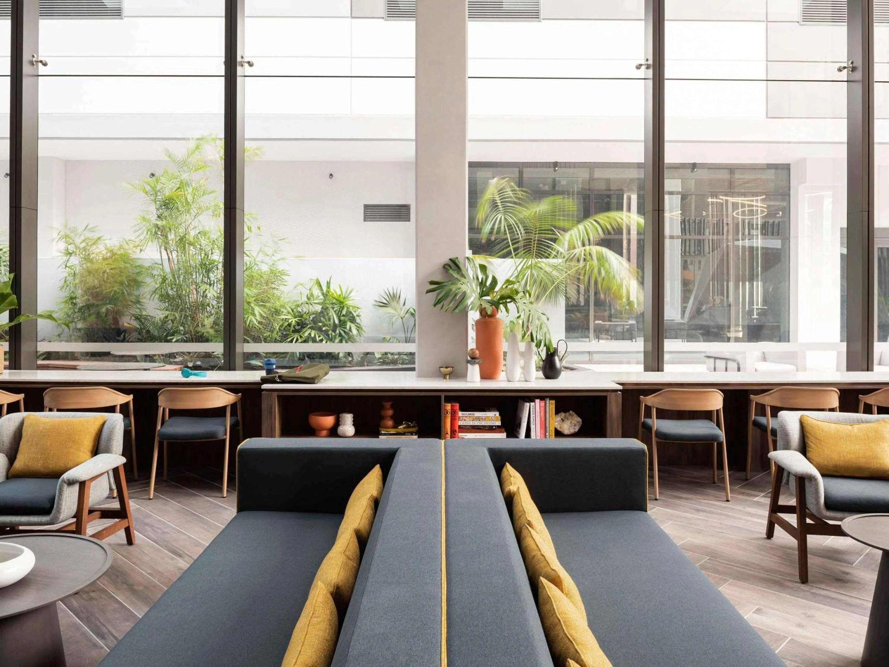 Lounge or bar in Novotel Perth Murray Street