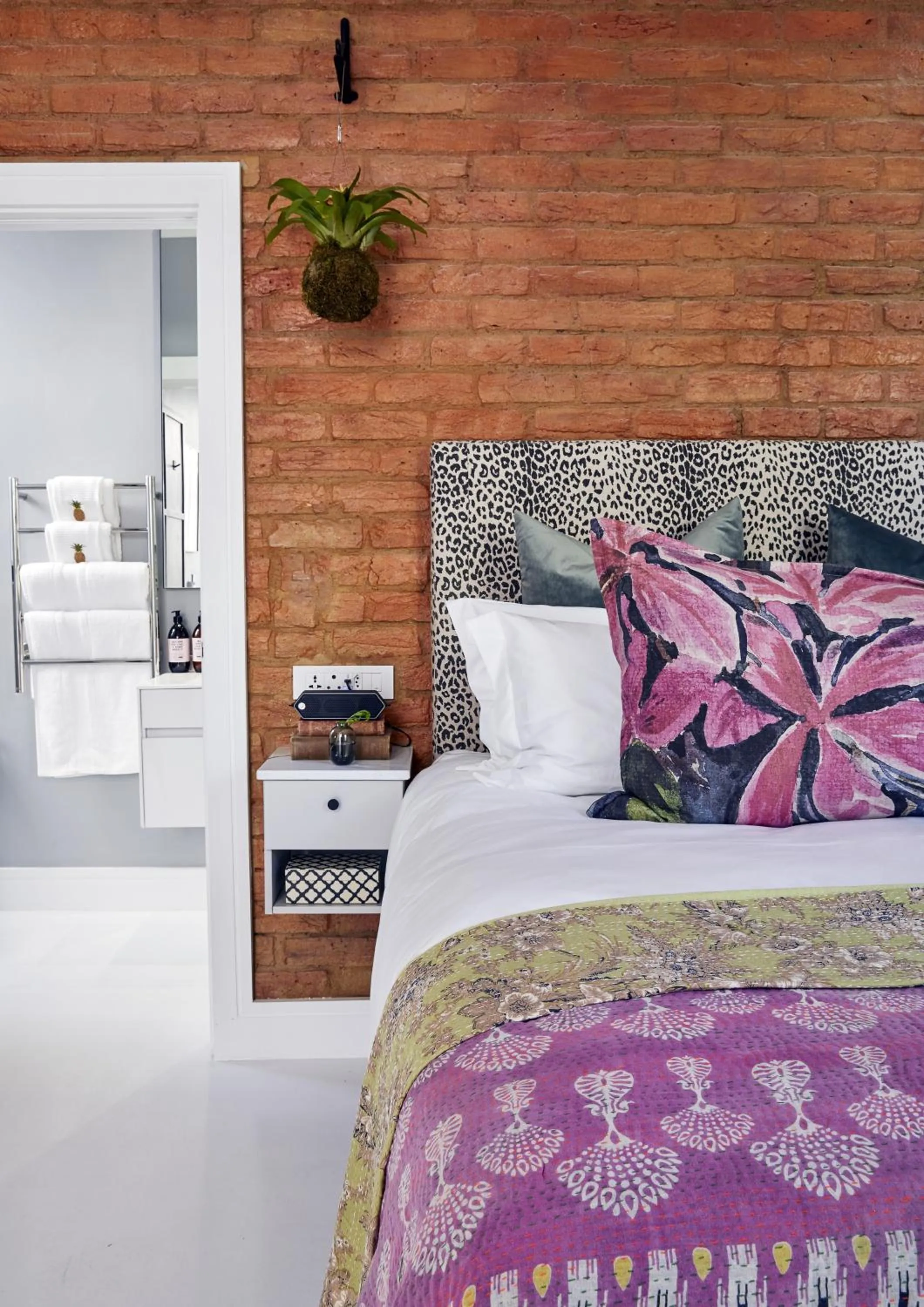 Bed in Pineapple House Boutique Hotel