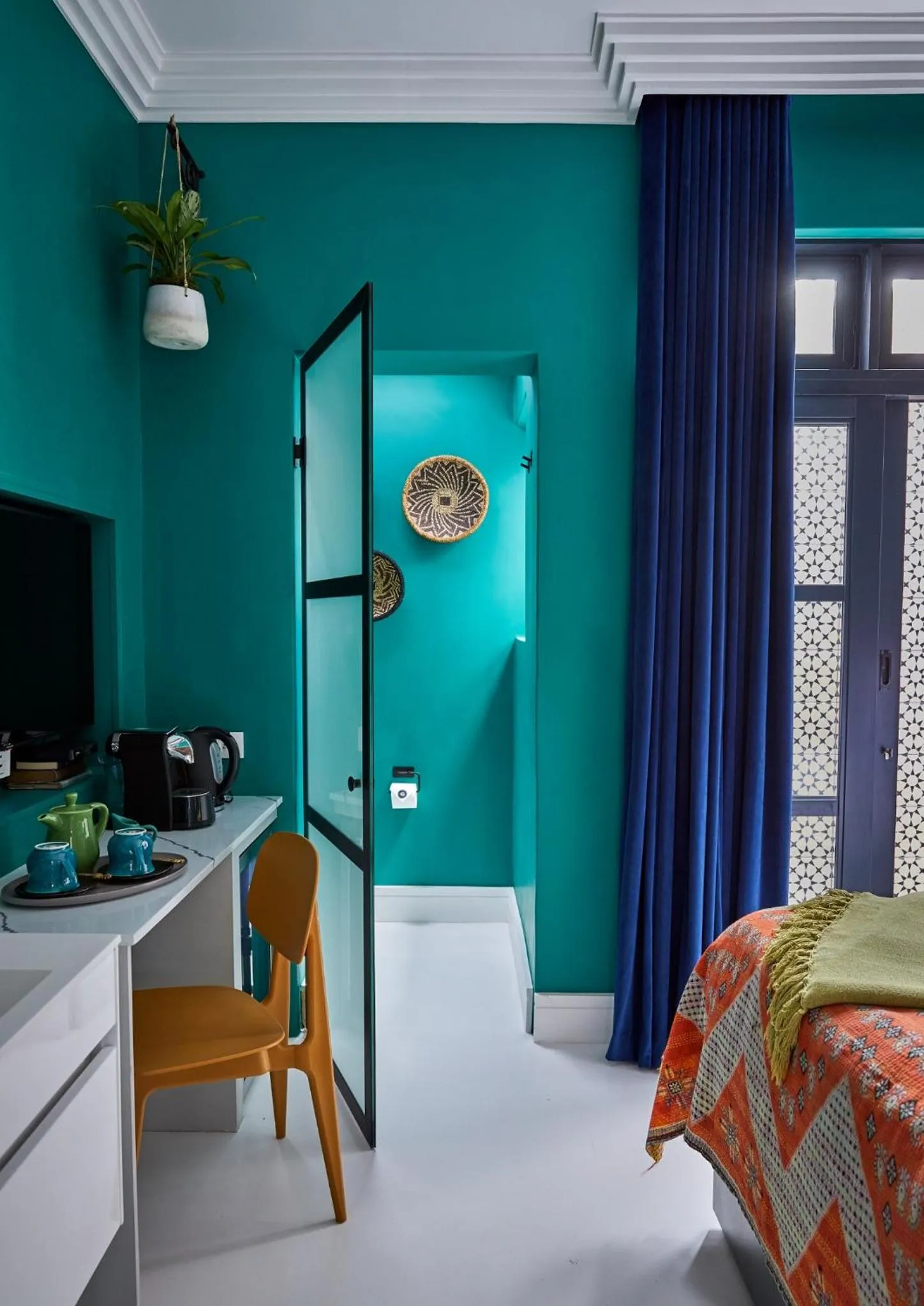 Bathroom, Bed in Pineapple House Boutique Hotel