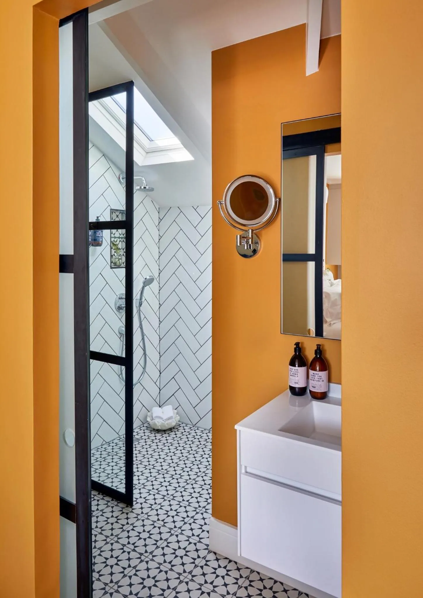 Bathroom in Pineapple House Boutique Hotel