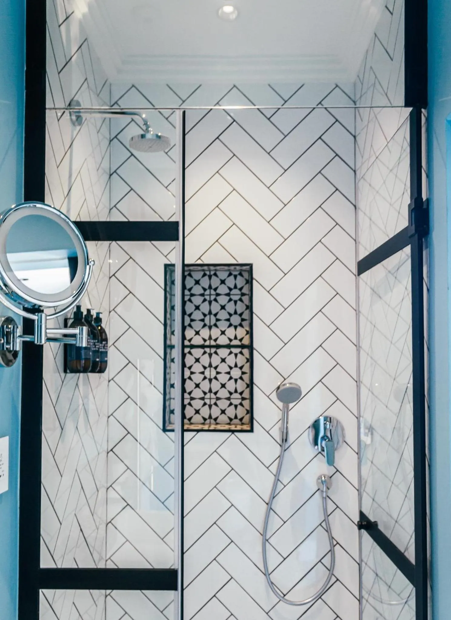 Shower in Pineapple House Boutique Hotel