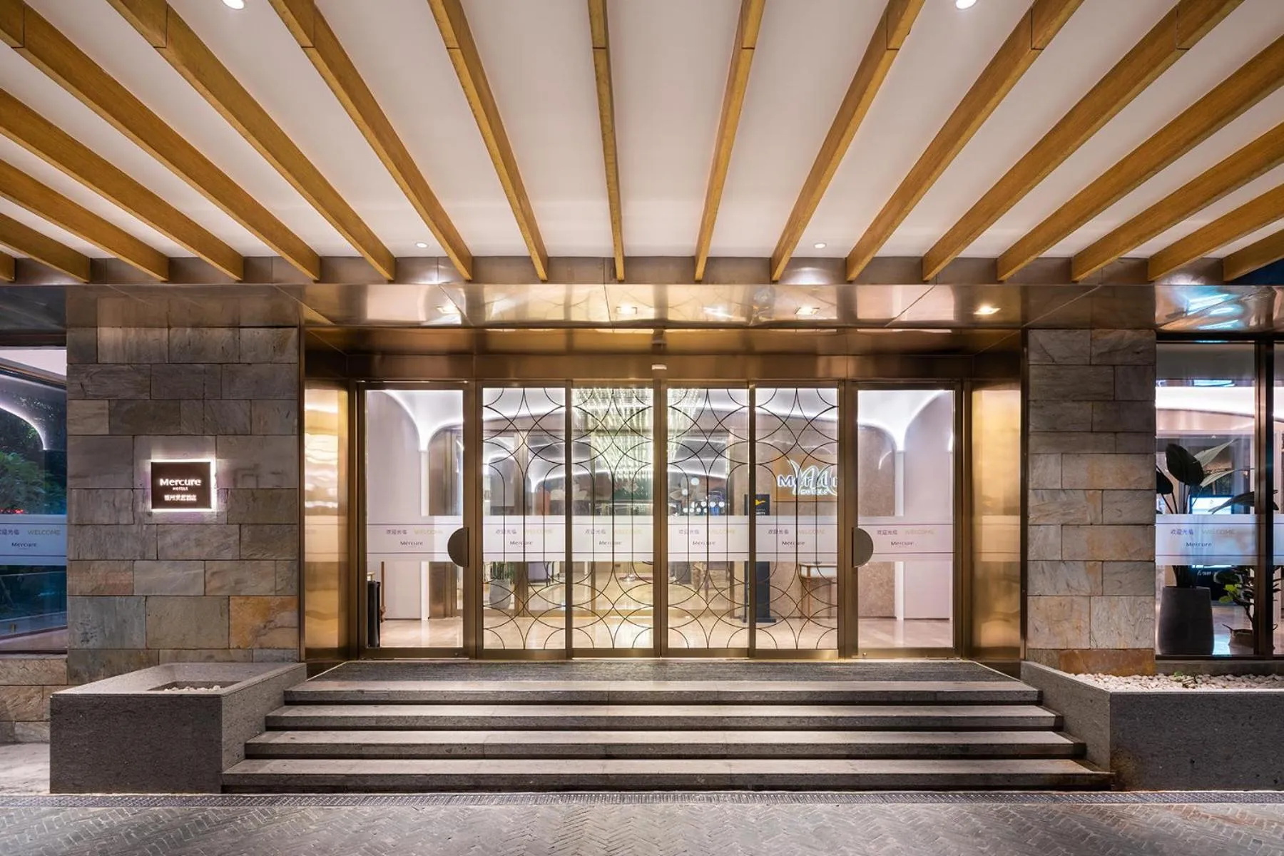 Facade/entrance in Mercure Fuzhou Downtown