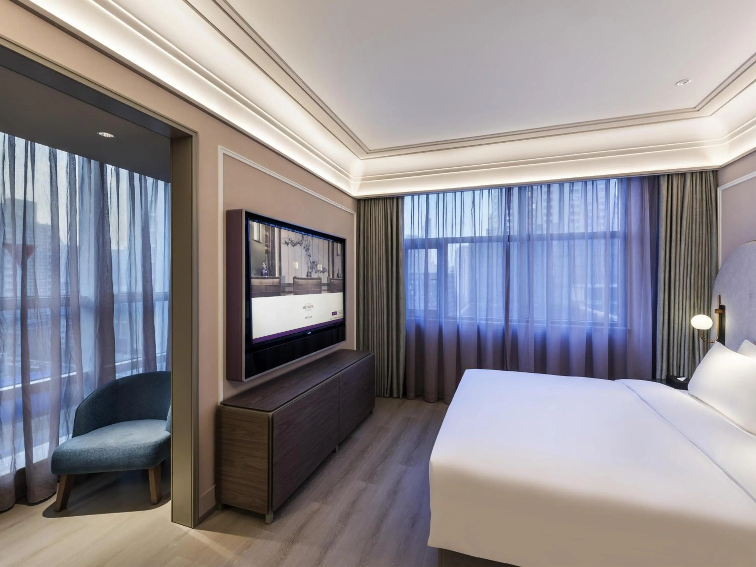 Bedroom, Bed in Mercure Nanjing Downtown