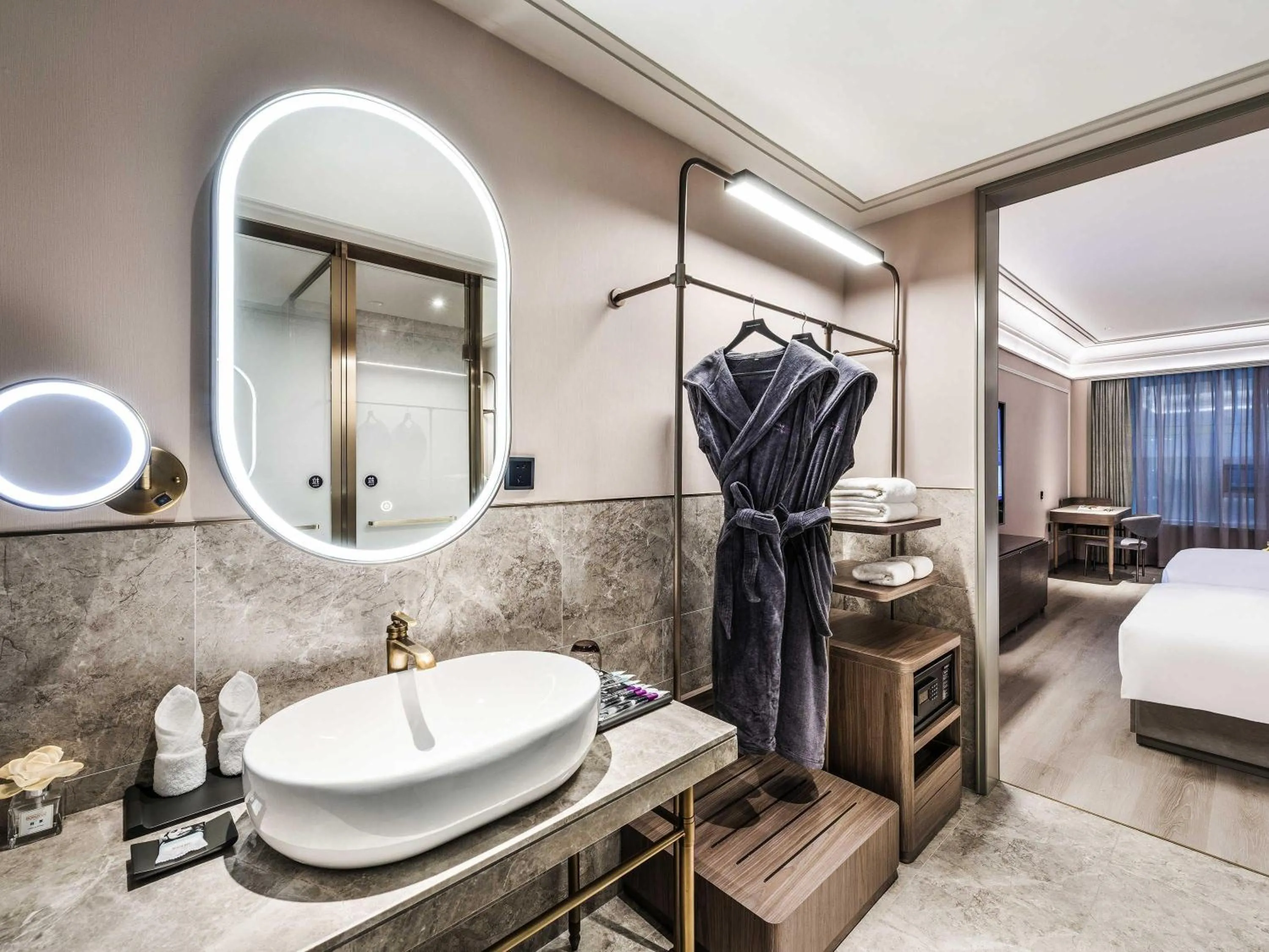 Bedroom, Bed in Mercure Nanjing Downtown