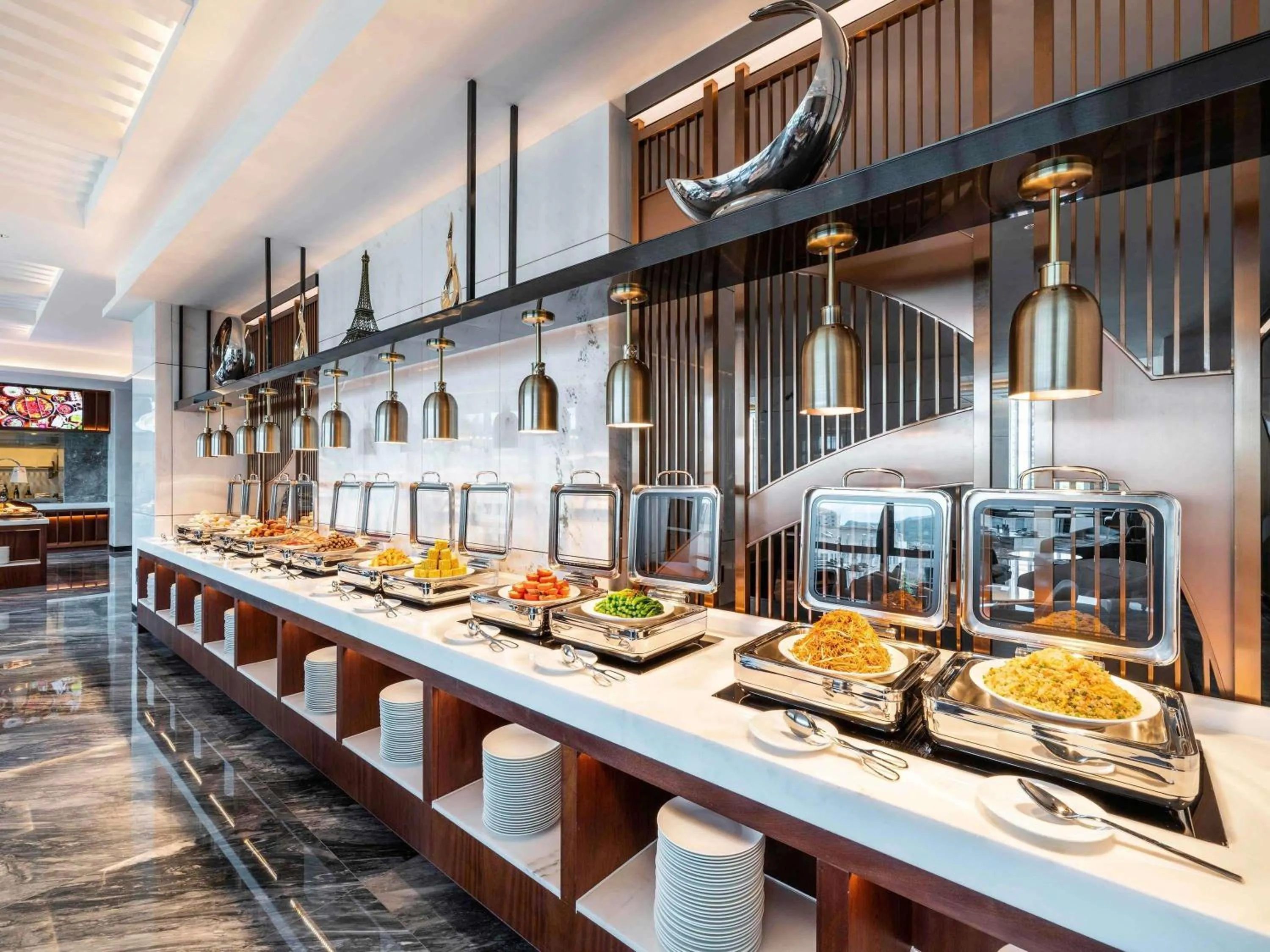 Restaurant/places to eat in Mercure Shenzhen Longgang