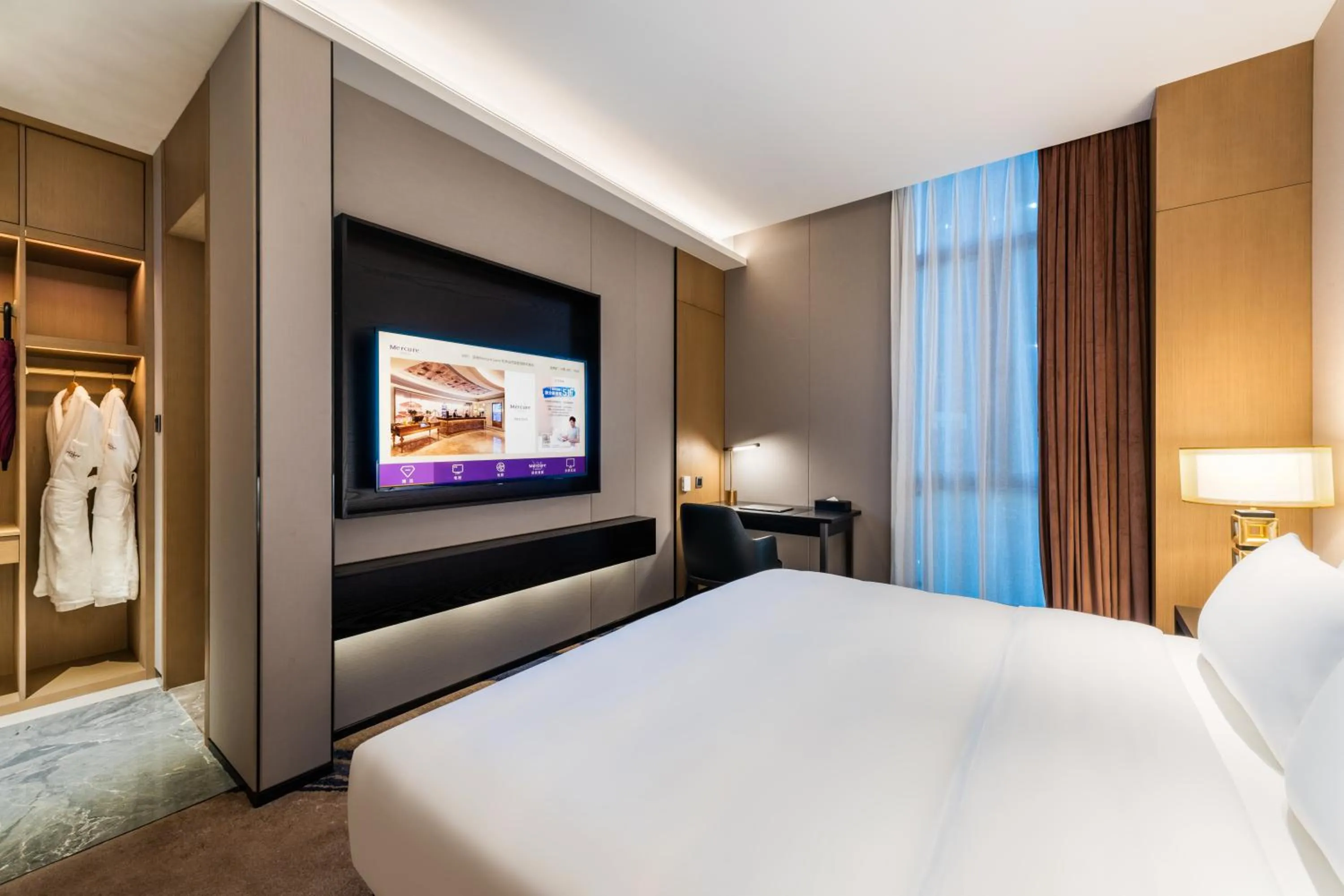 Bedroom, Bed in Mercure Shenzhen Longgang