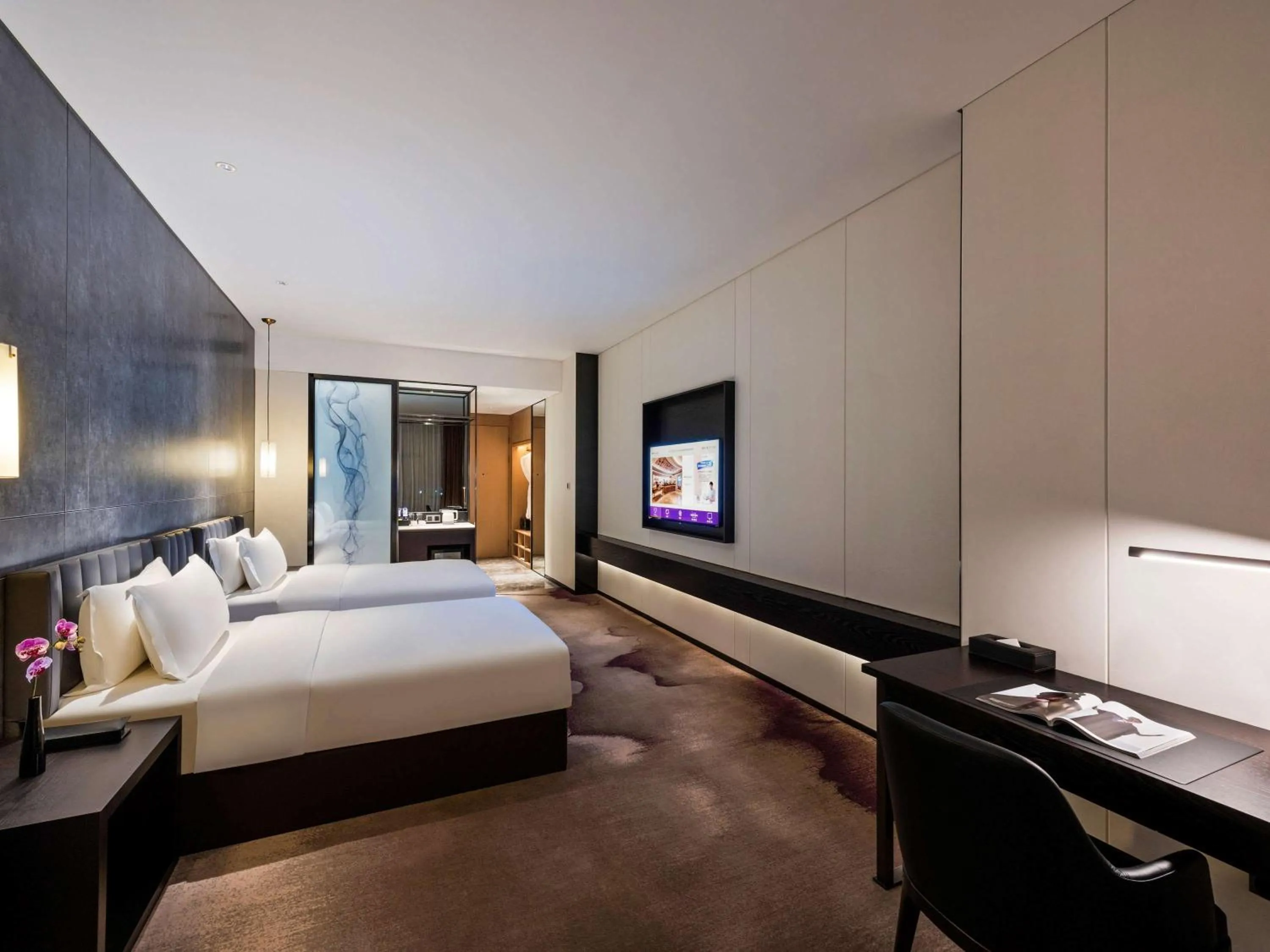 Photo of the whole room, Bed in Mercure Shenzhen Longgang