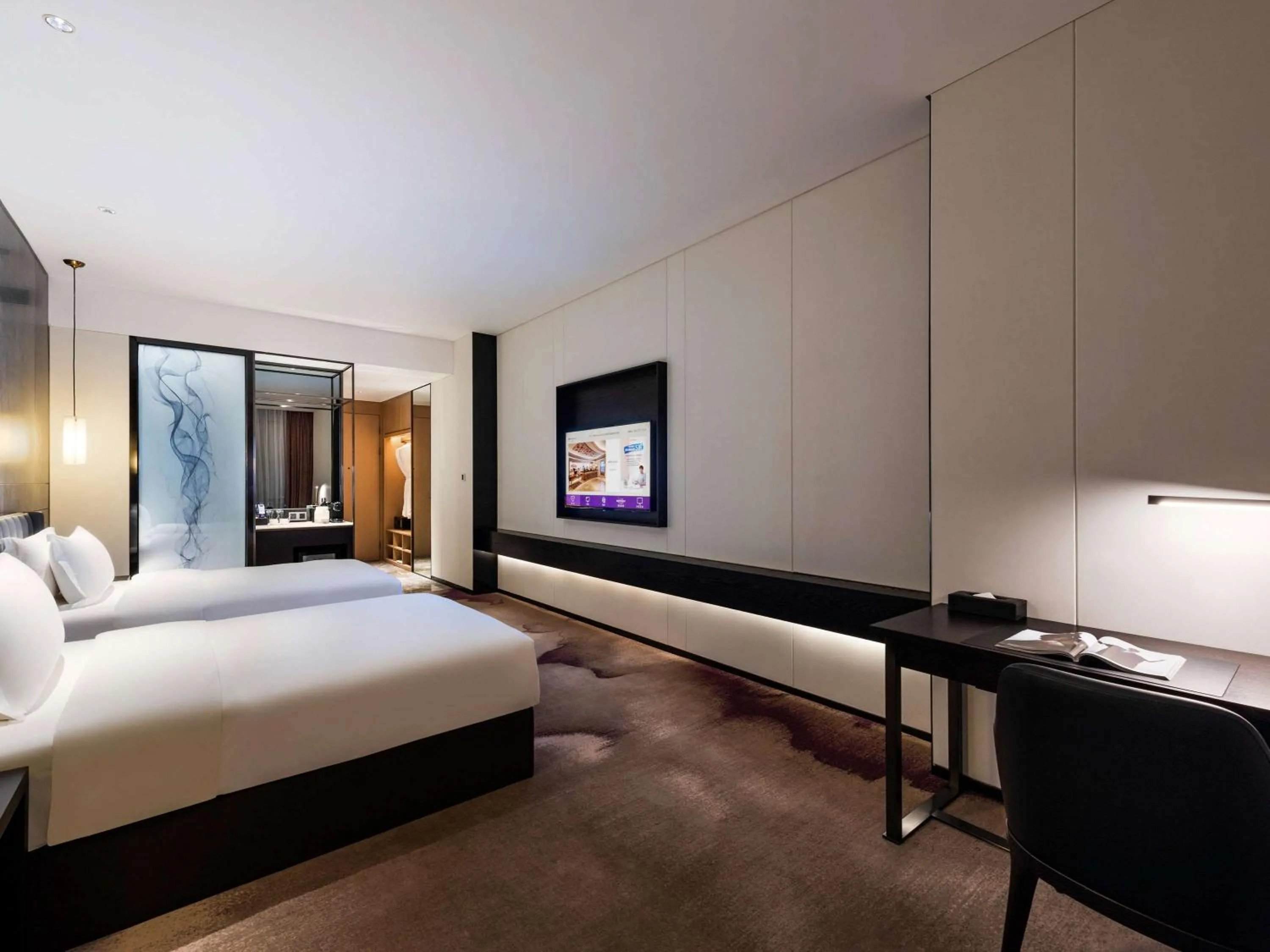 Photo of the whole room, Bed in Mercure Shenzhen Longgang