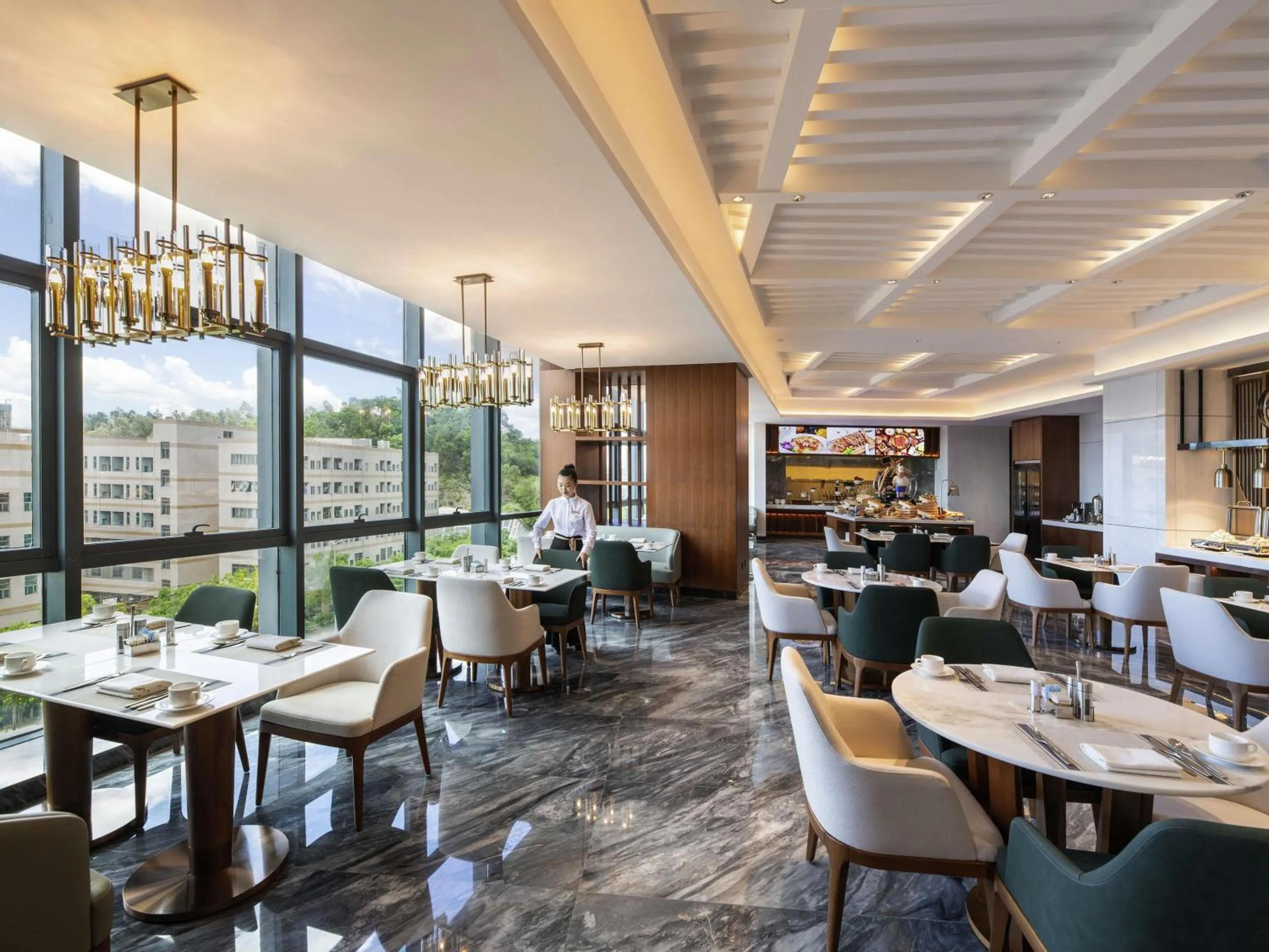 Restaurant/places to eat in Mercure Shenzhen Longgang