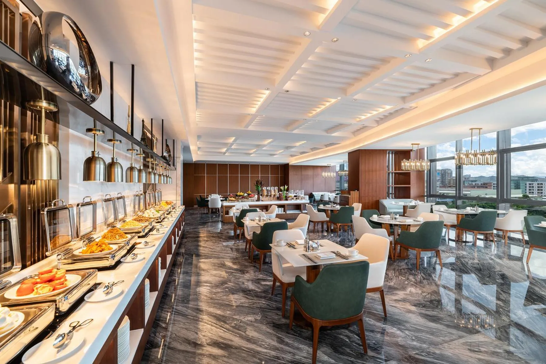 Restaurant/places to eat in Mercure Shenzhen Longgang