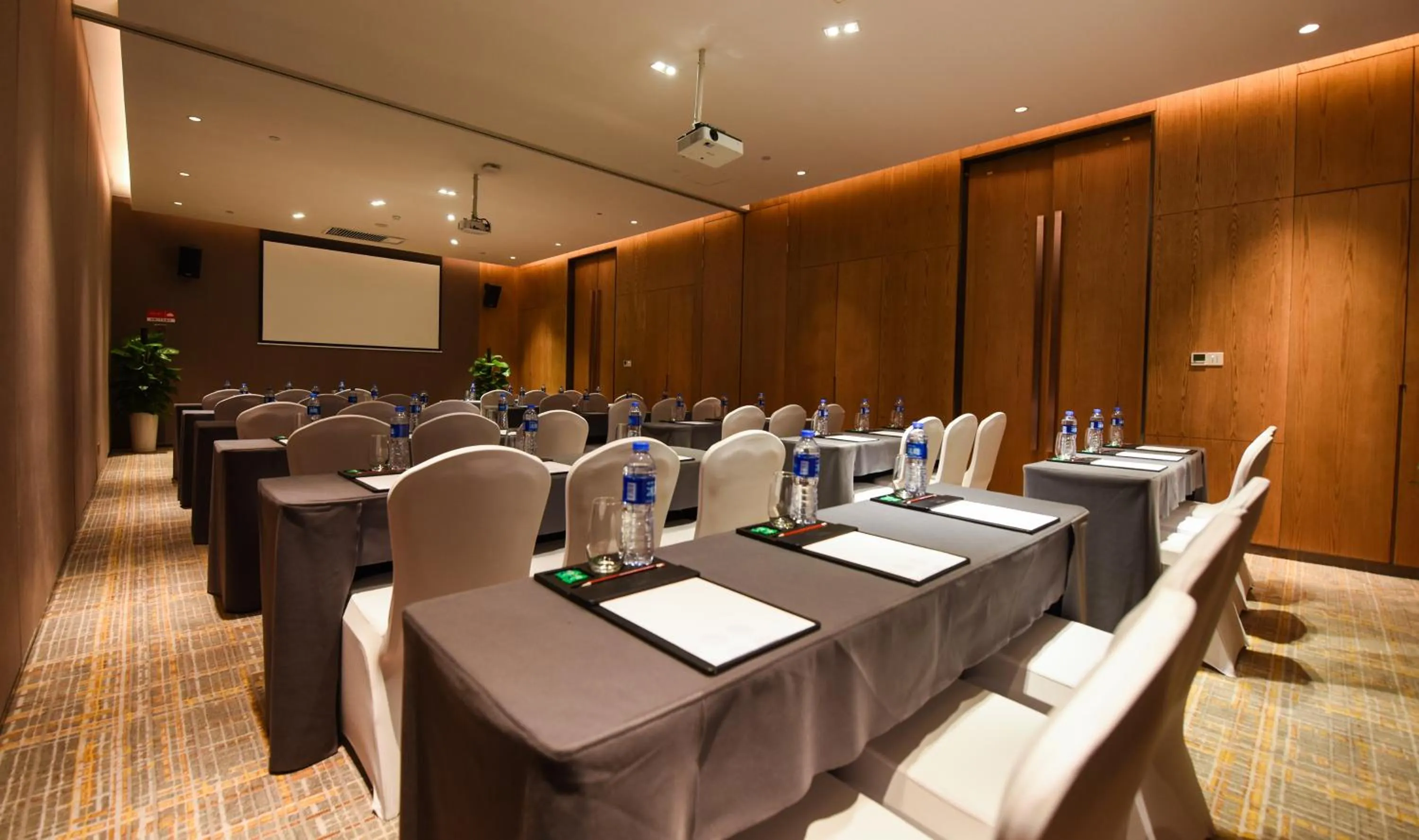 Meeting/conference room in Novotel Zhengzhou Airport