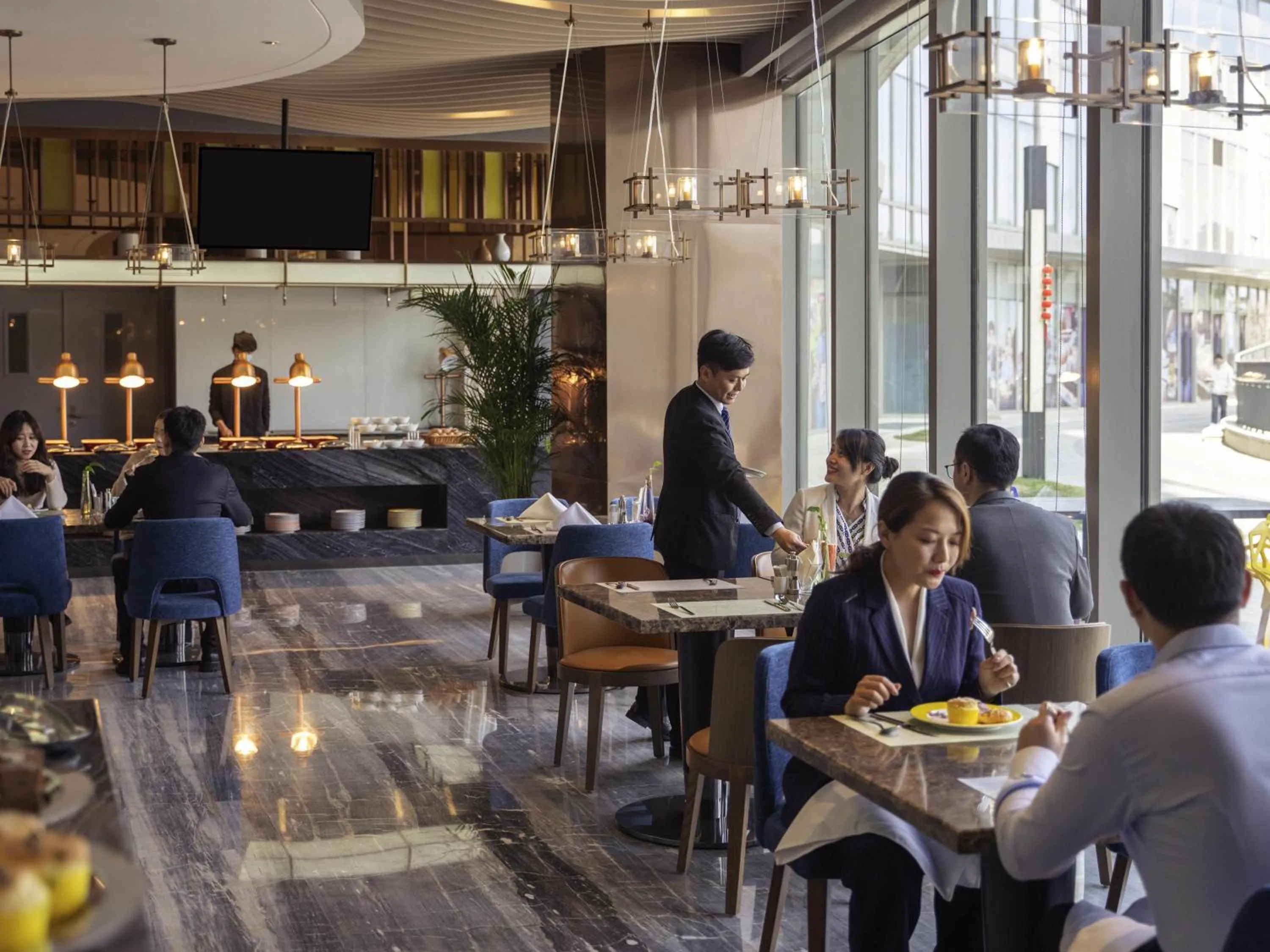 Restaurant/places to eat in Novotel Zhengzhou Airport
