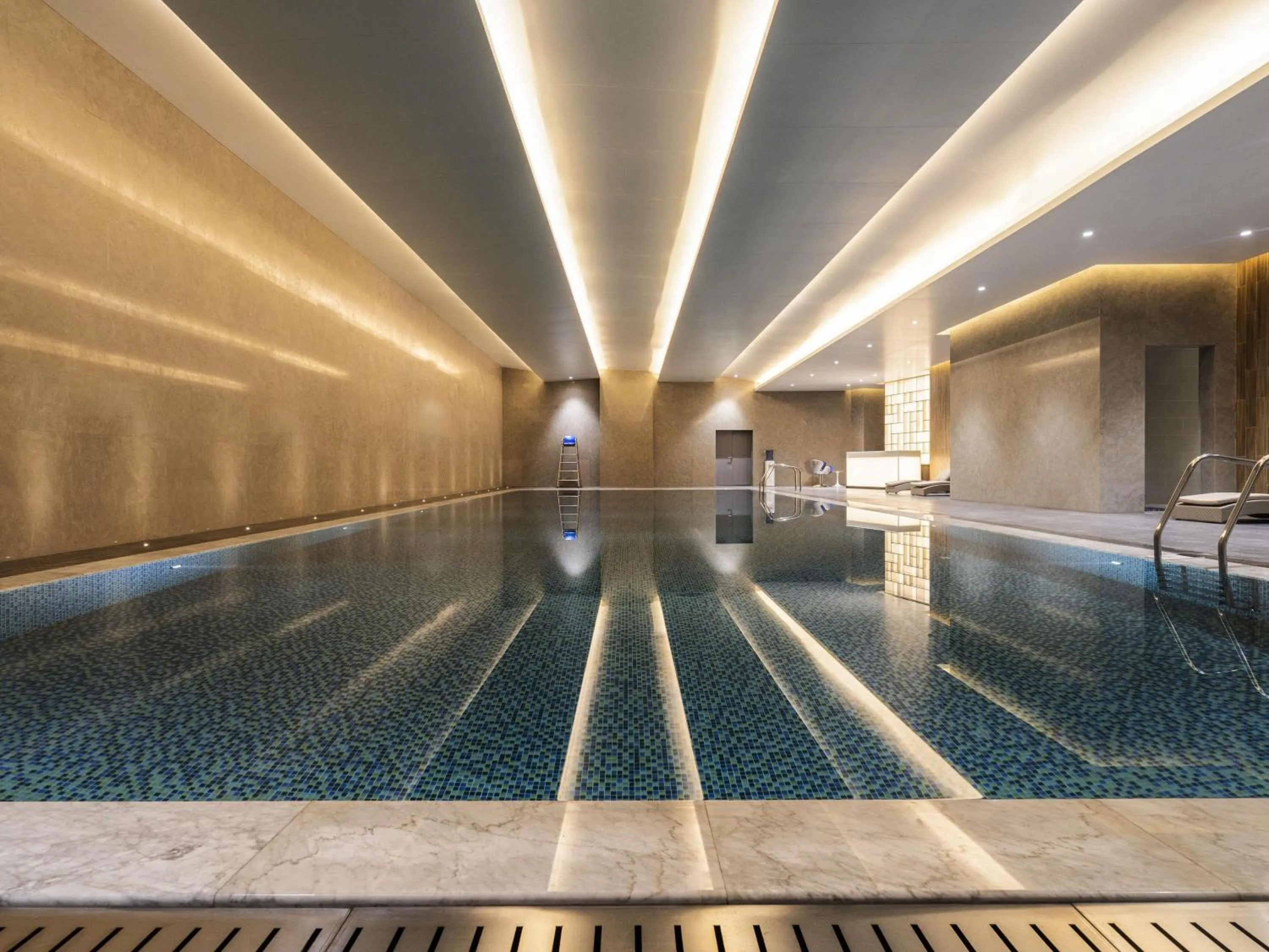 Pool view in Novotel Zhengzhou Airport