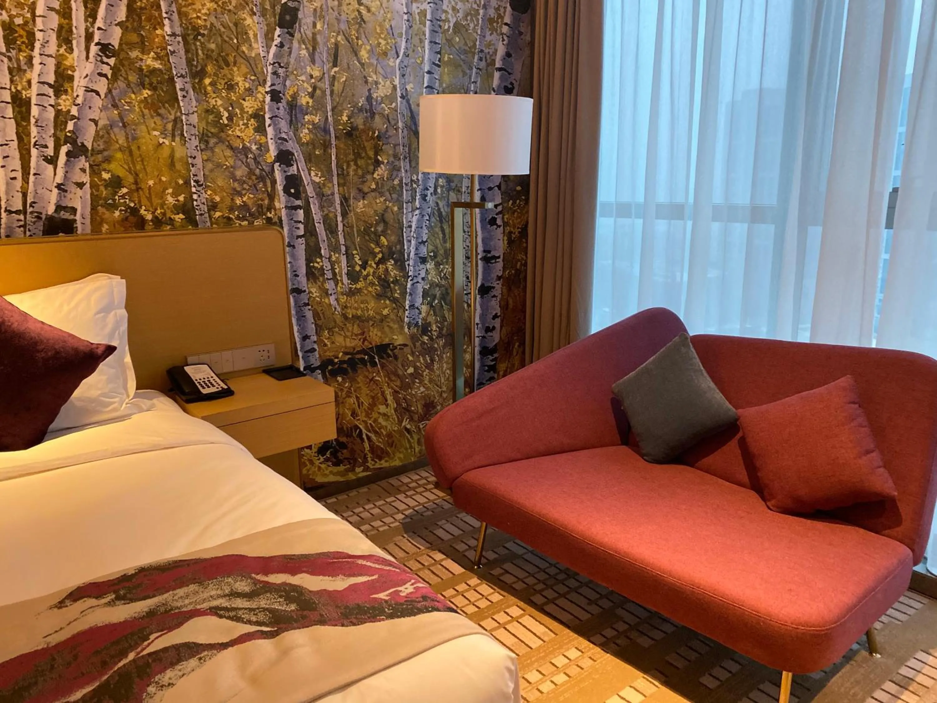 Photo of the whole room, Bed in Novotel Zhengzhou Airport