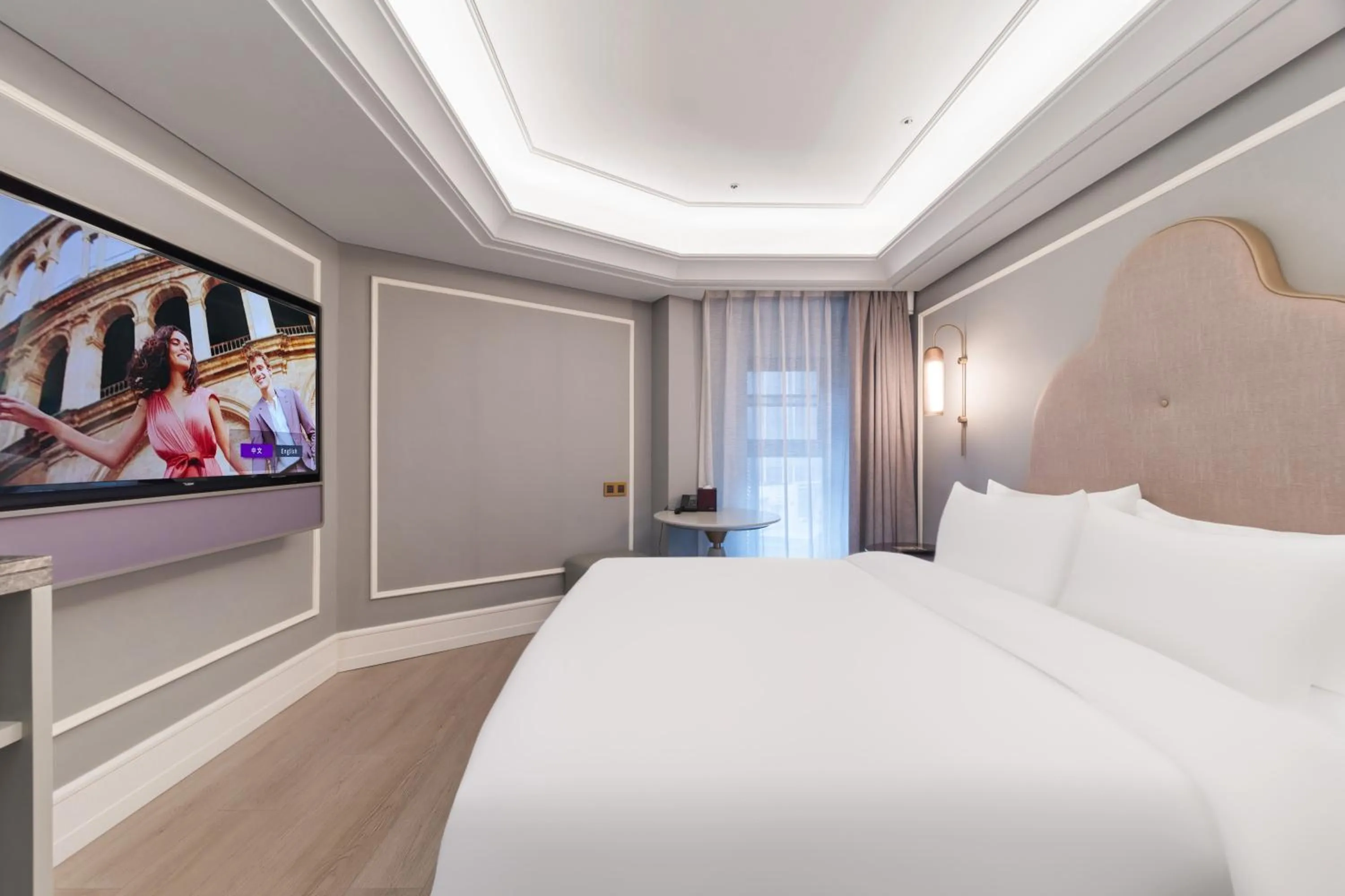 Bed in Mercure Shenzhen Sports Center Hotel