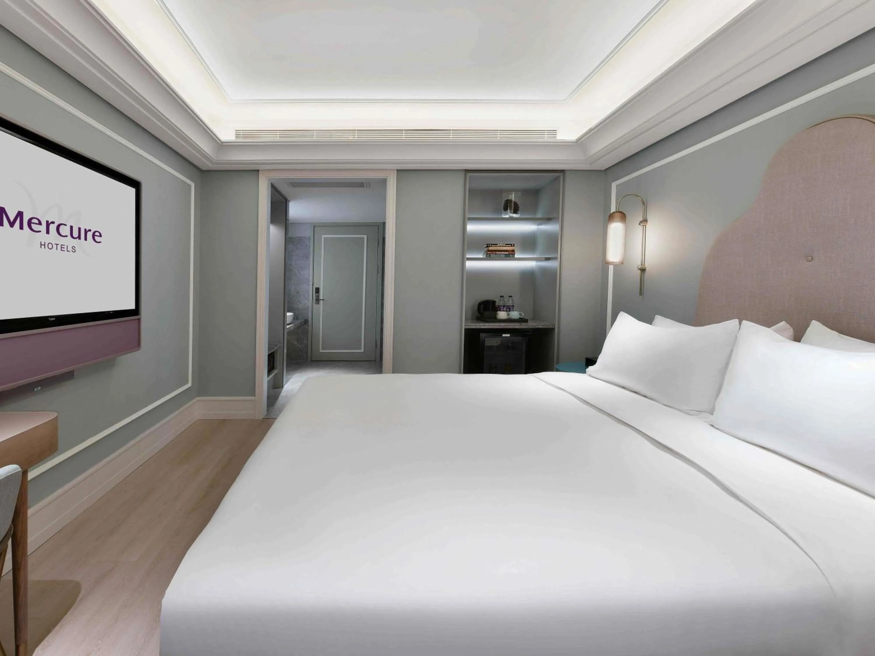 Bedroom, Bed in Mercure Shenzhen Sports Center Hotel