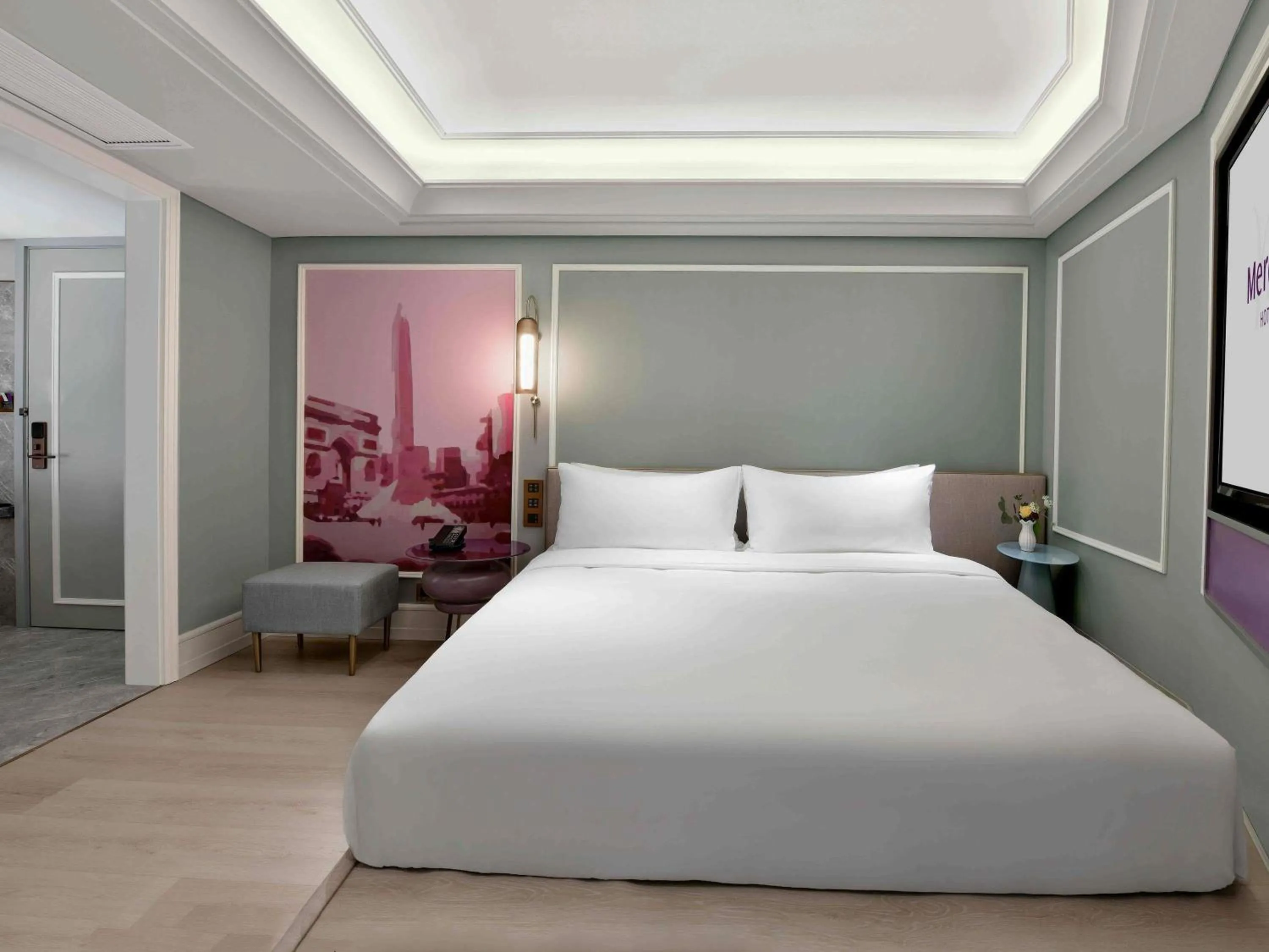 Bedroom, Bed in Mercure Shenzhen Sports Center Hotel