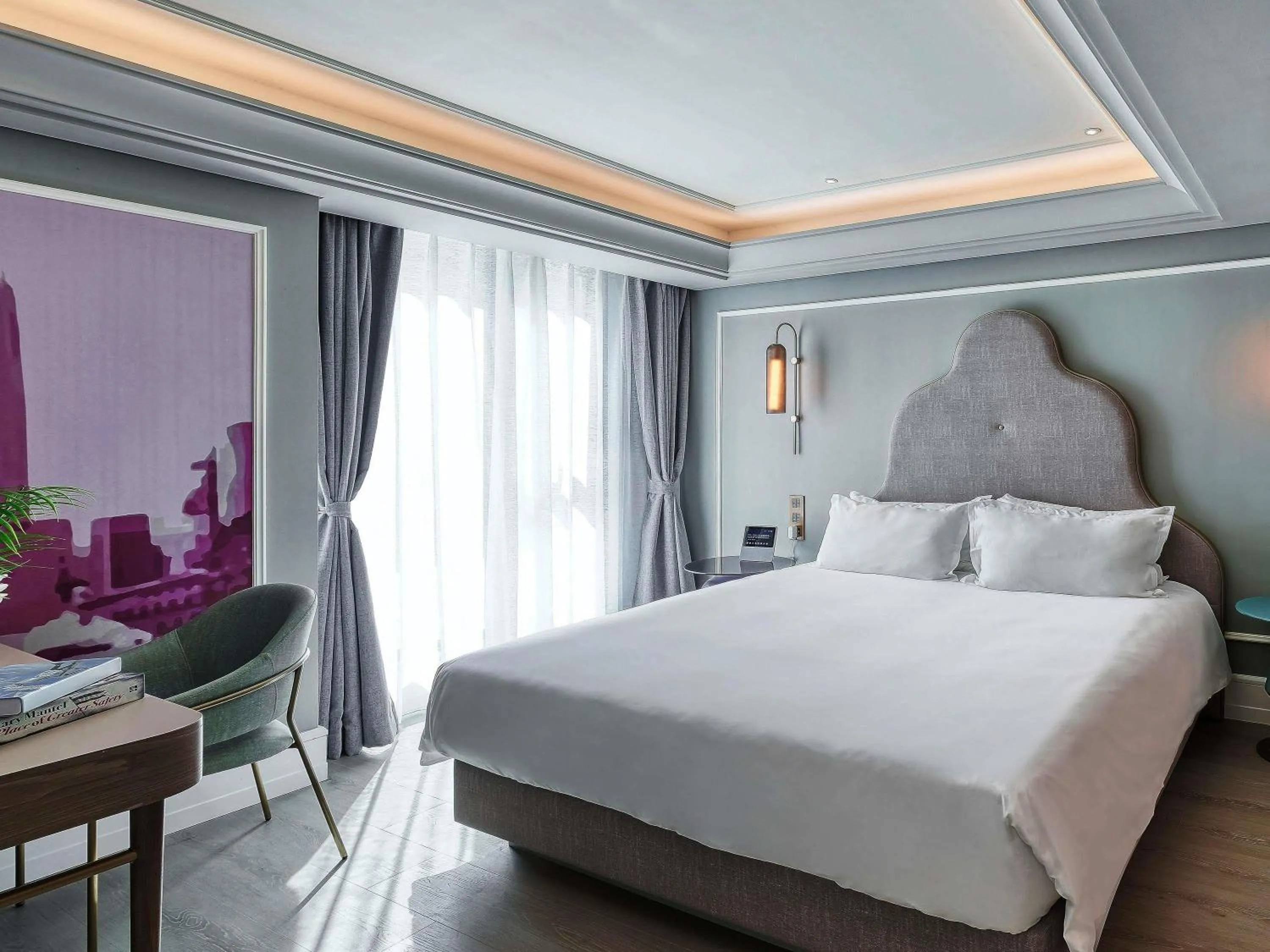 Bedroom, Bed in Mercure Shenzhen Sports Center Hotel