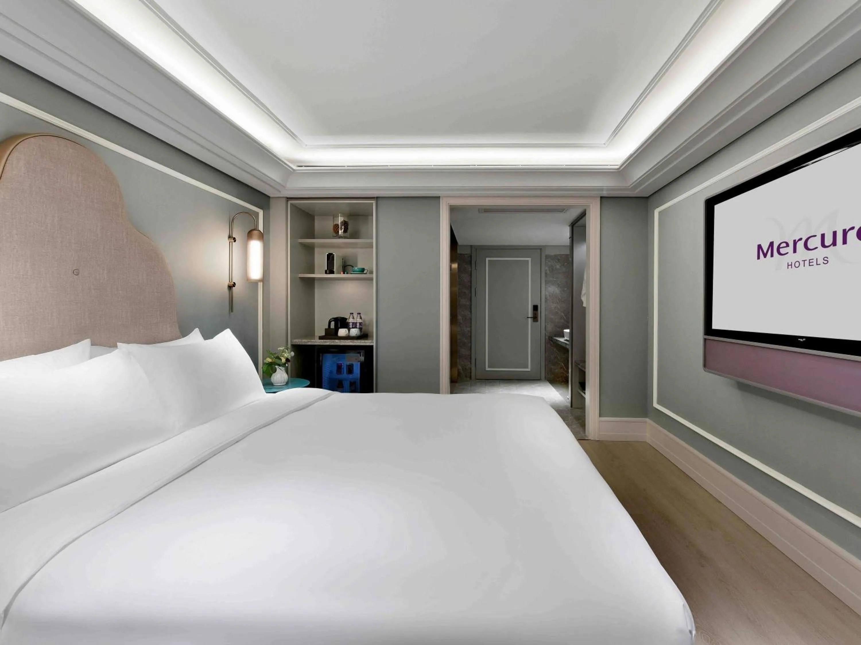 Bedroom, Bed in Mercure Shenzhen Sports Center Hotel