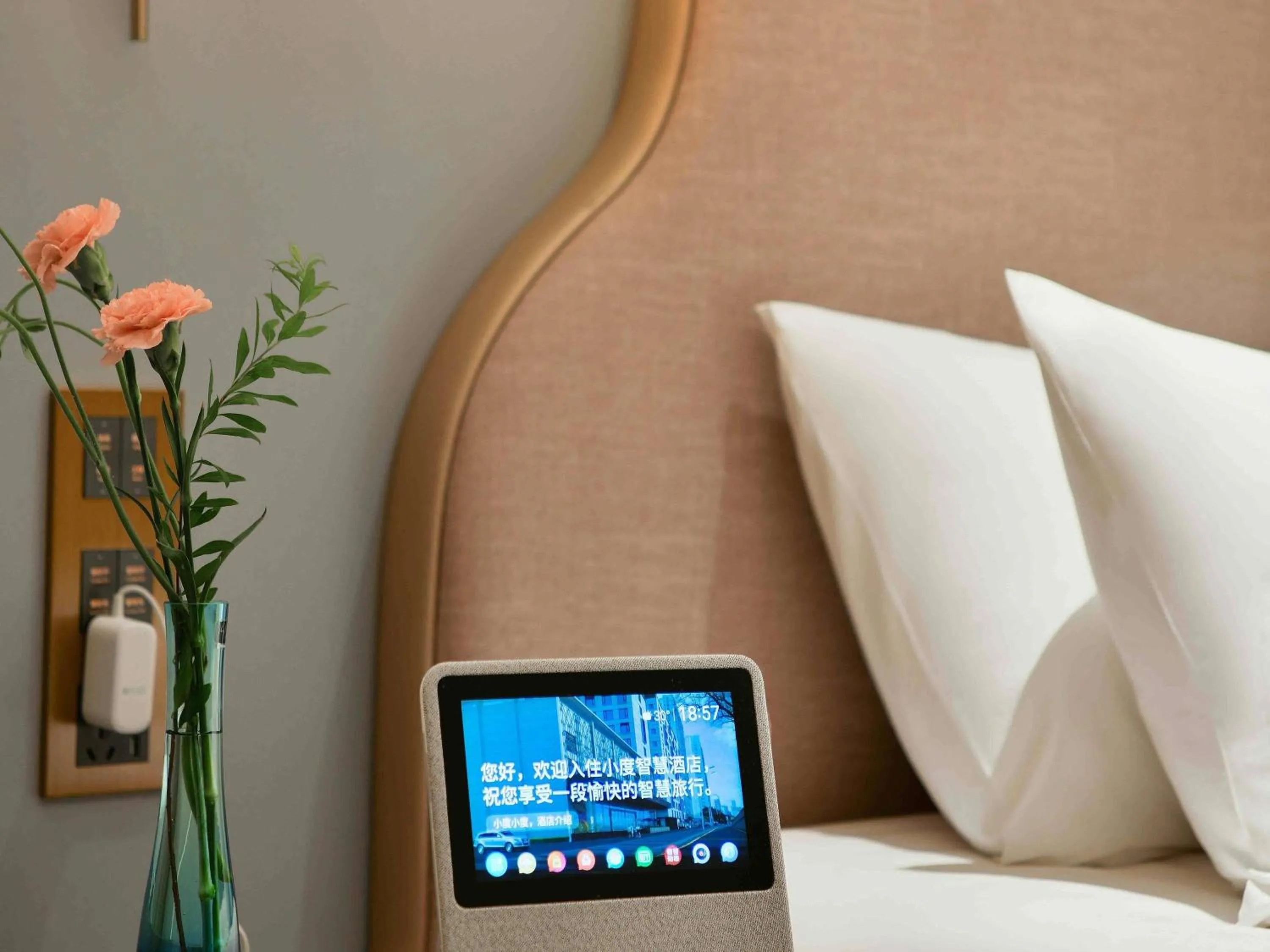 Bedroom, Bed in Mercure Shenzhen Sports Center Hotel