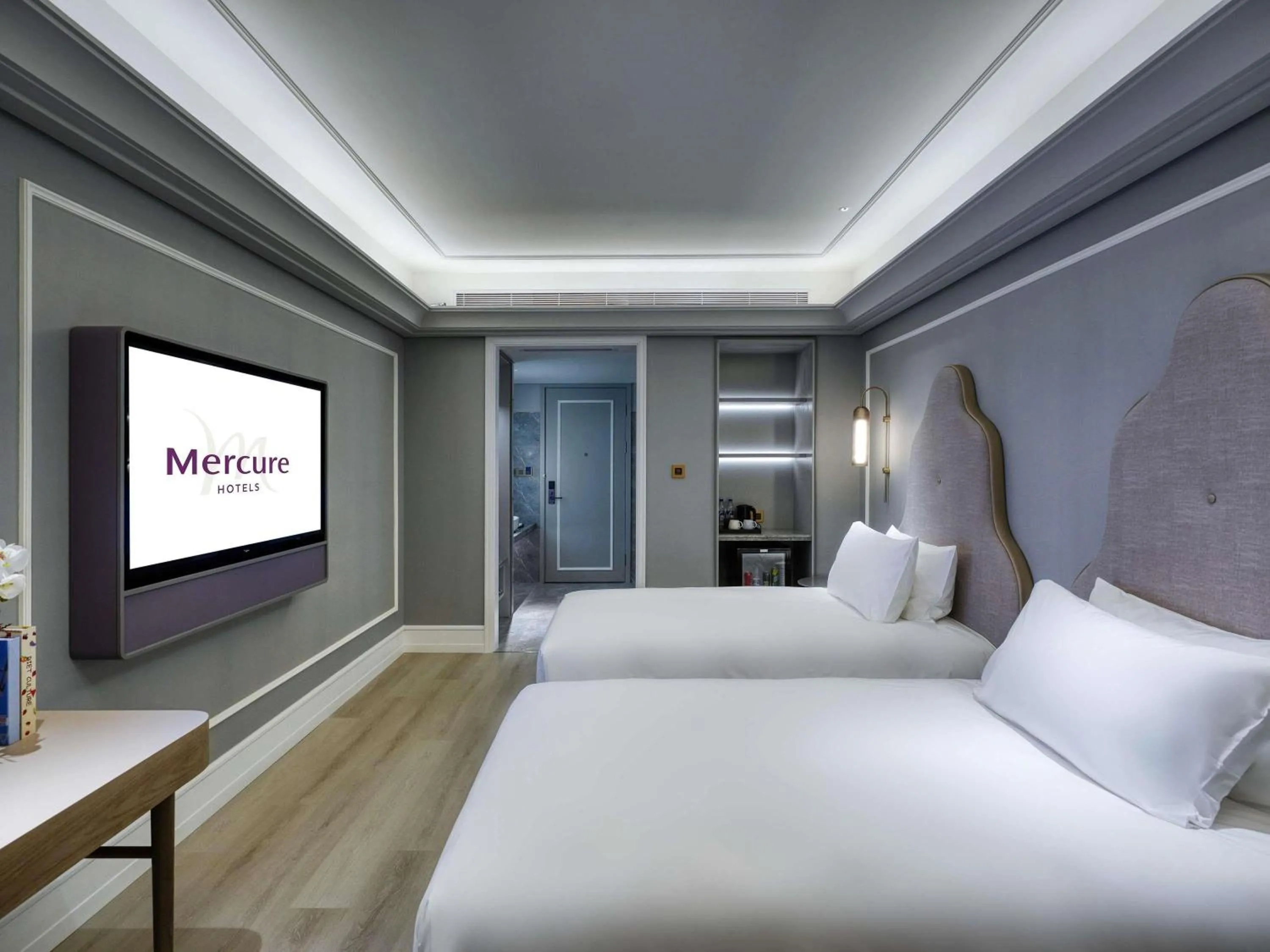 Bedroom, Bed in Mercure Shenzhen Sports Center Hotel