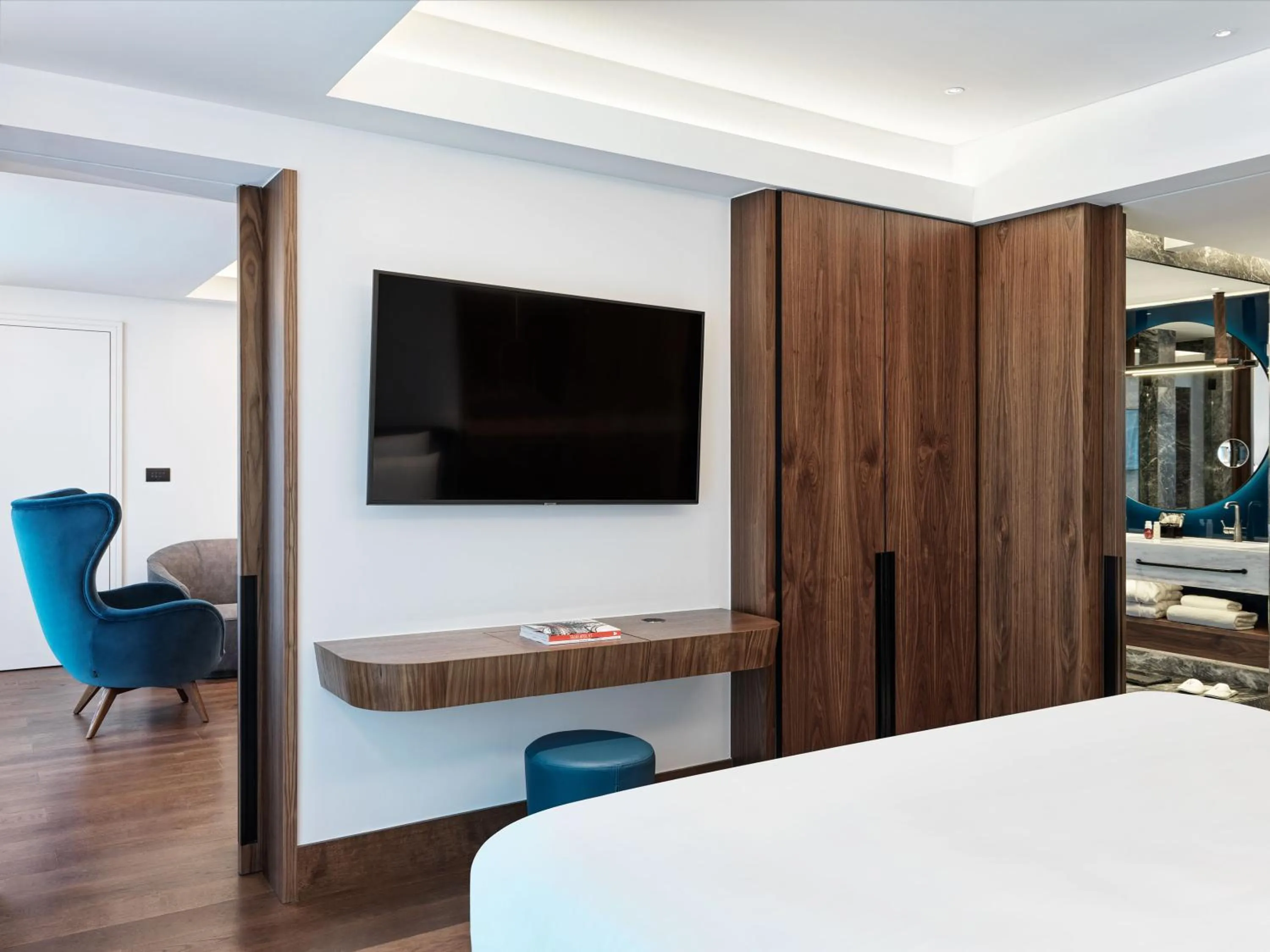 TV and multimedia, Bed in Athens Capital Center Hotel - MGallery Collection
