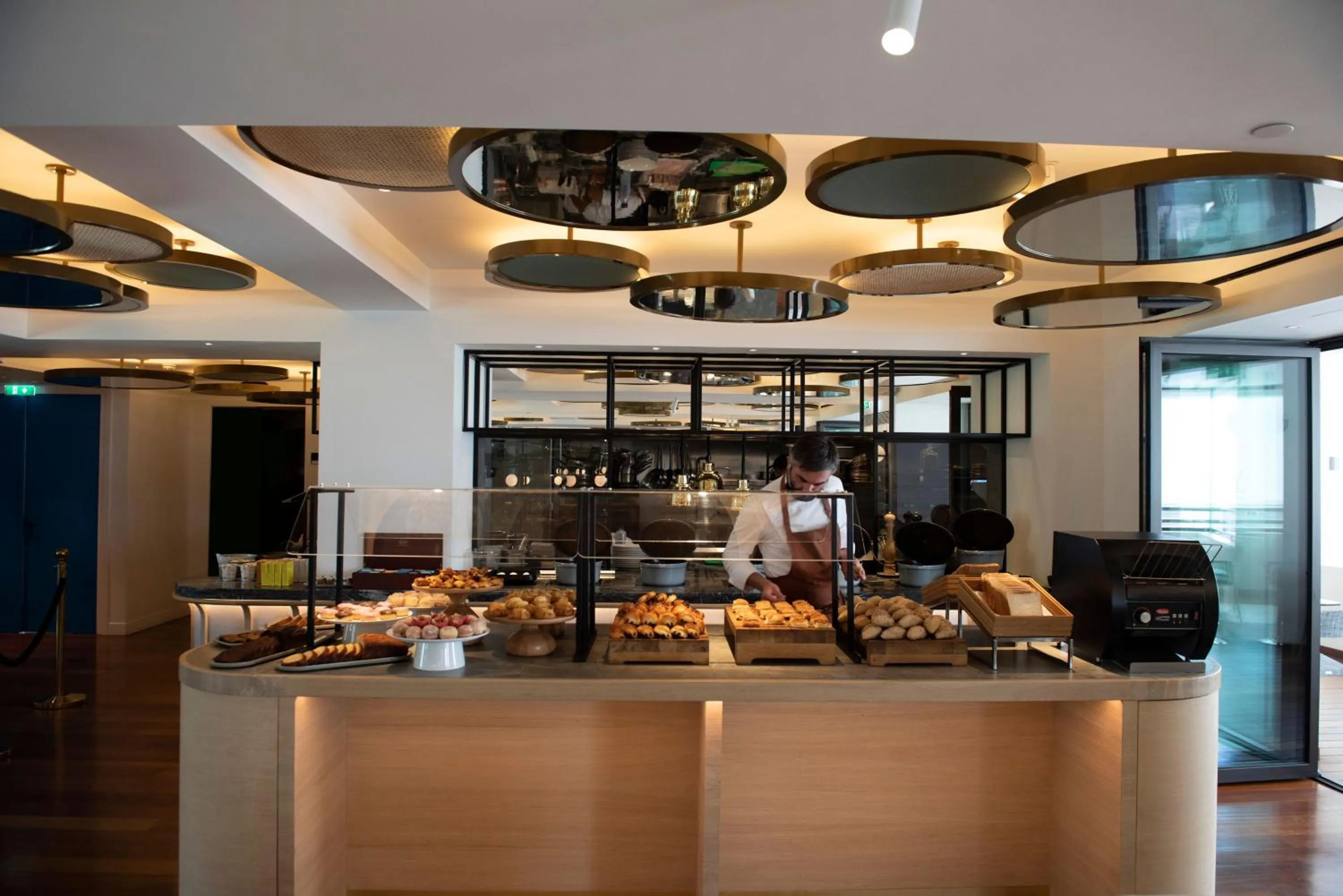 Restaurant/places to eat in Athens Capital Center Hotel - MGallery Collection