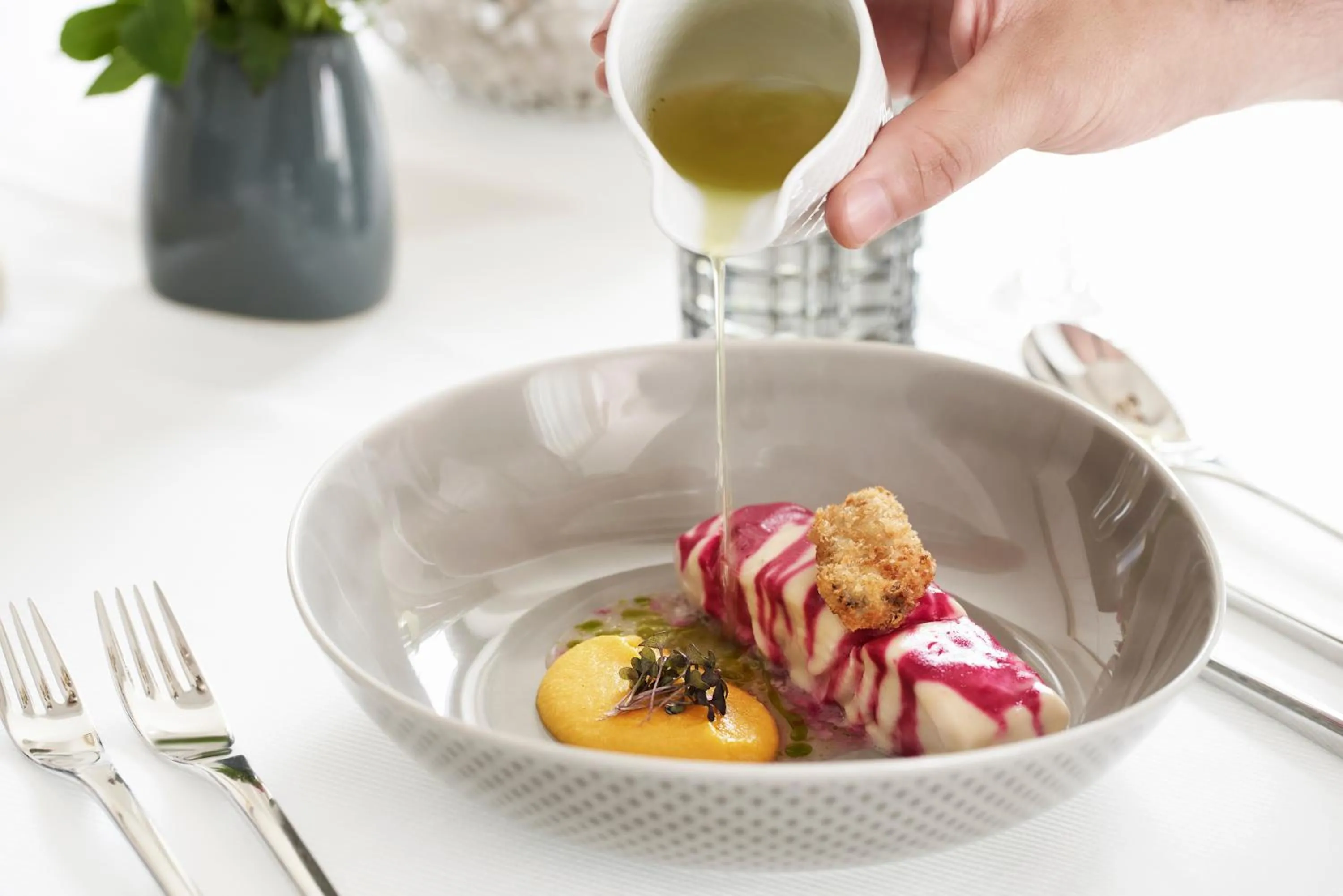 Food and drinks in Athens Capital Center Hotel - MGallery Collection