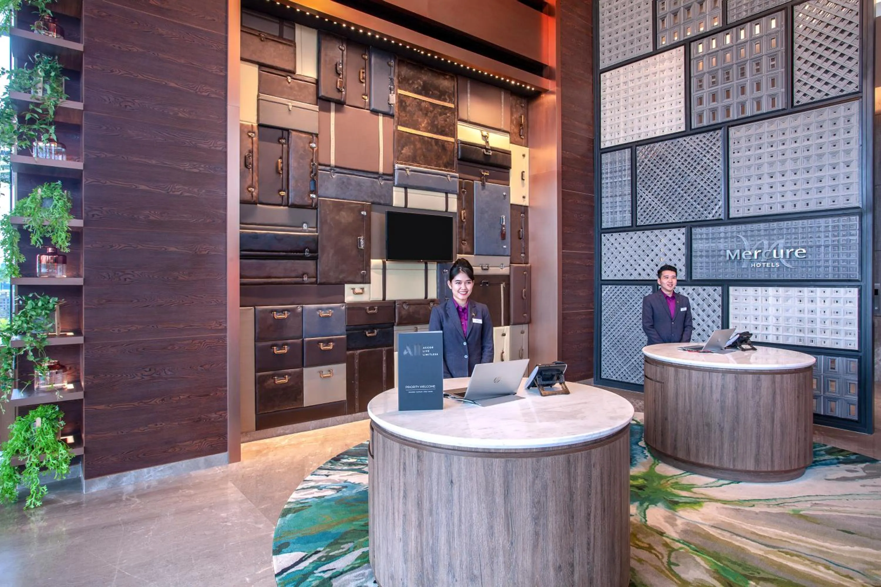 Lobby or reception in Mercure Tangerang BSD City