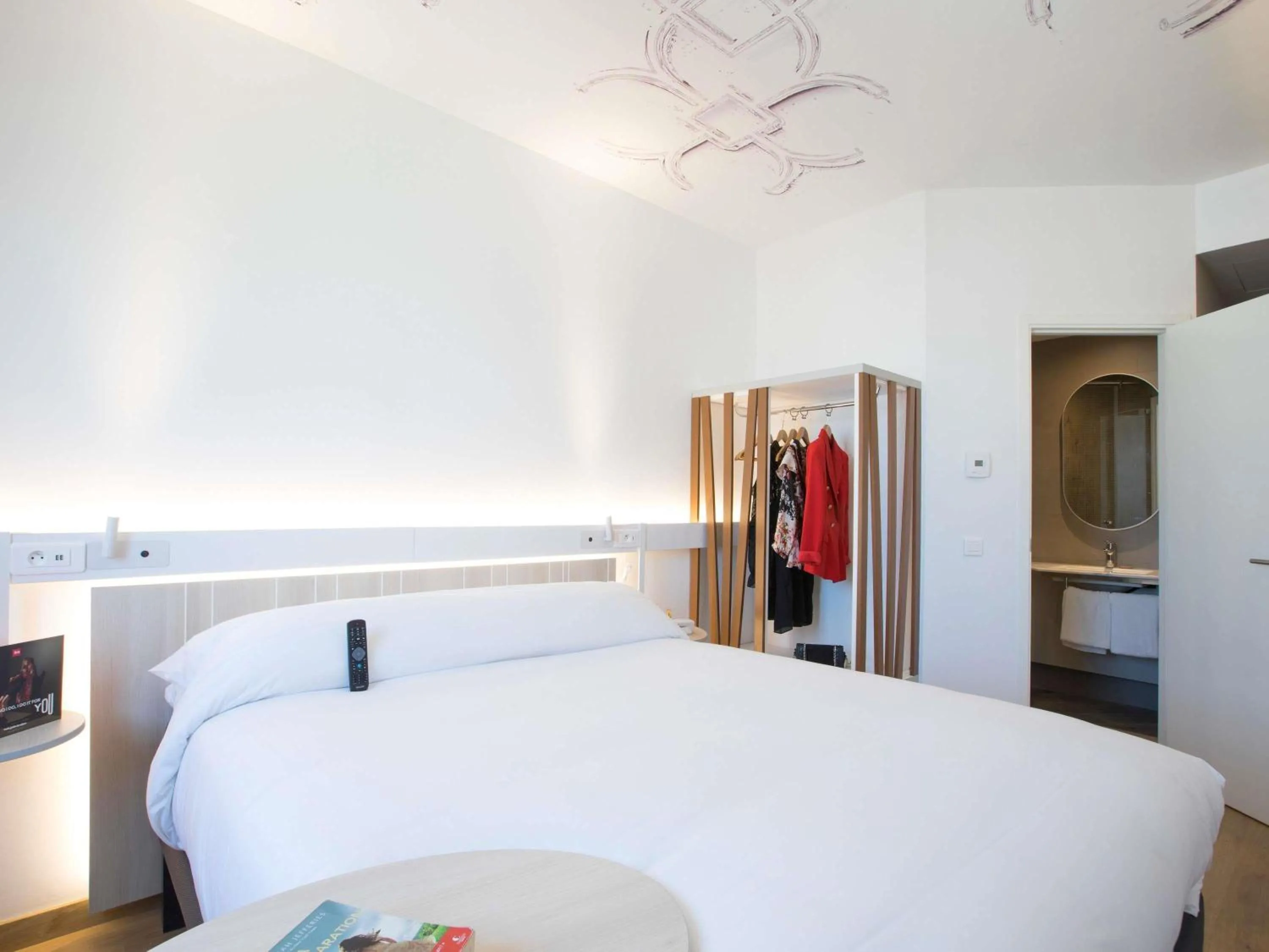 Property building, Bed in Ibis Abdelmoumen Casa Centre