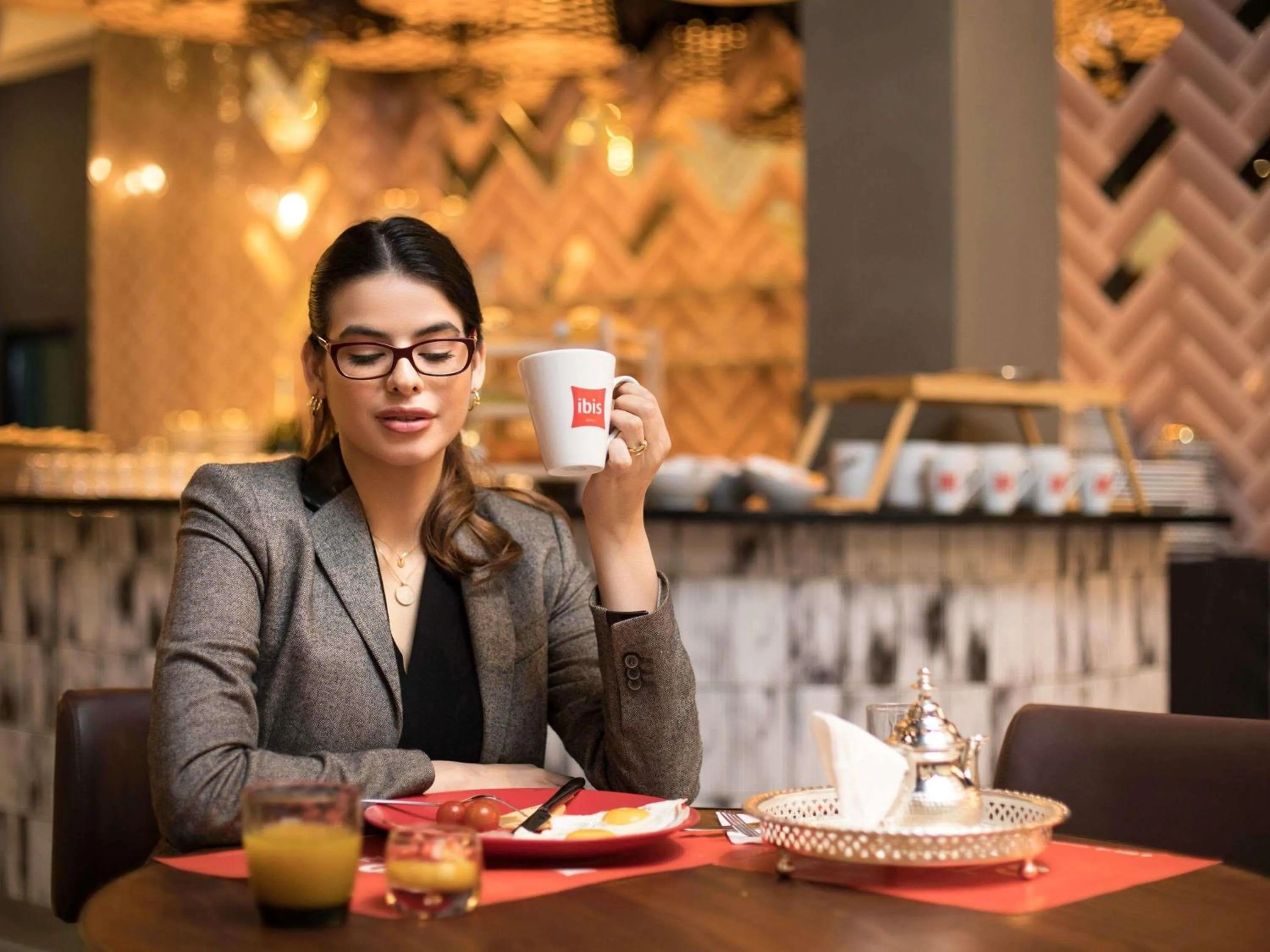 Restaurant/places to eat in Ibis Abdelmoumen Casa Centre