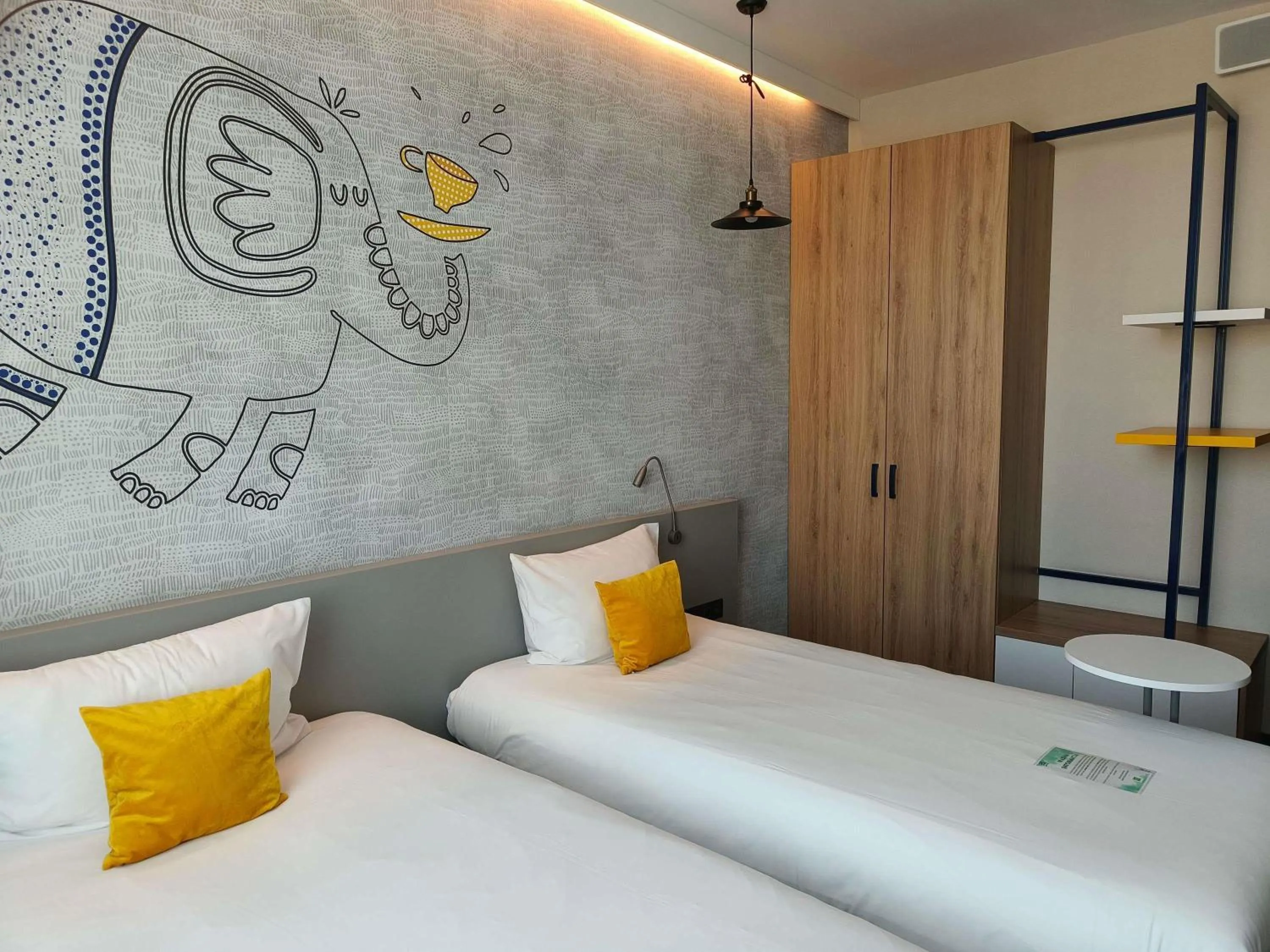 Bedroom, Bed in ibis styles Bolesławiec