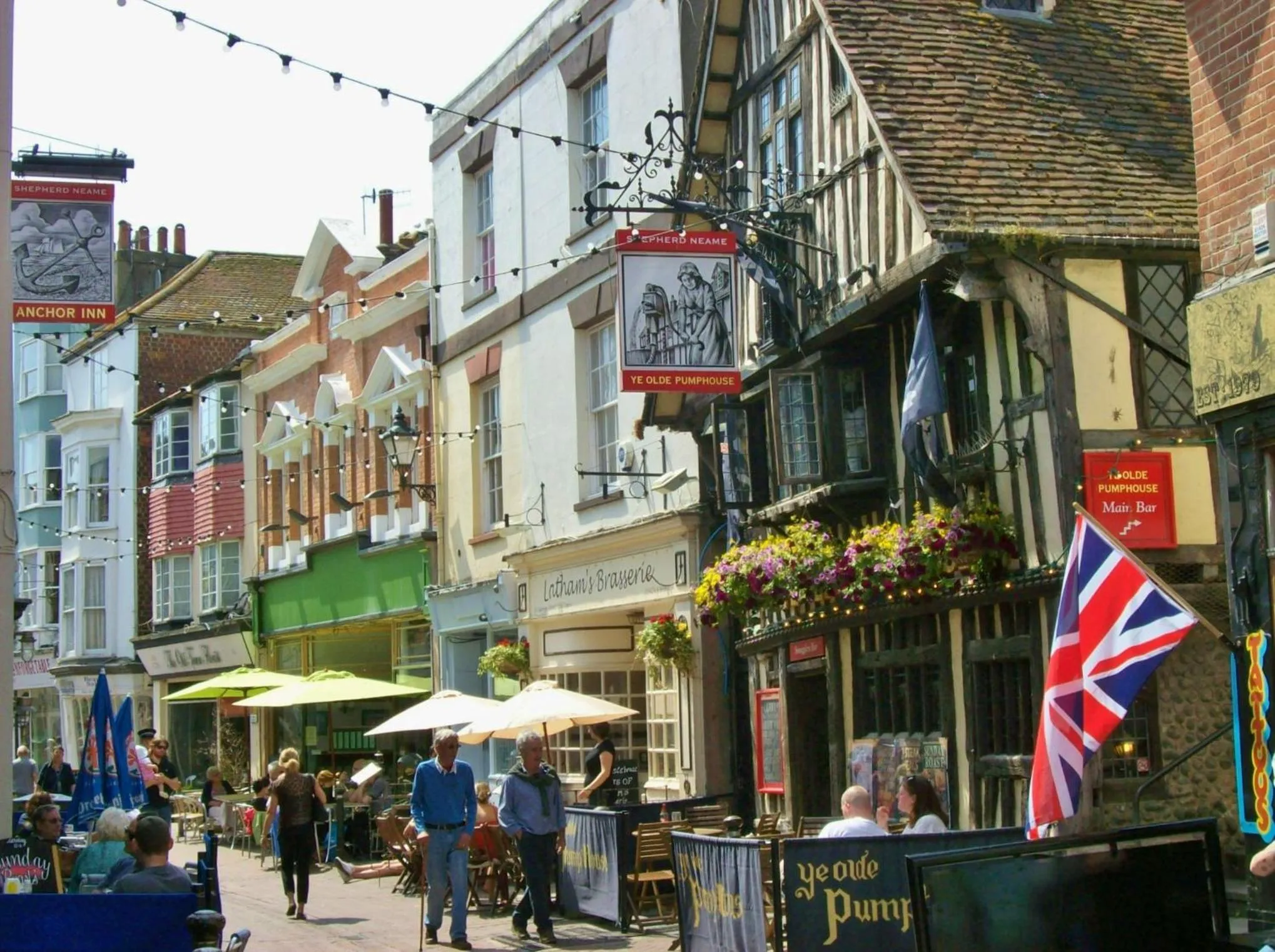 Restaurant/places to eat in Apollo Guest House