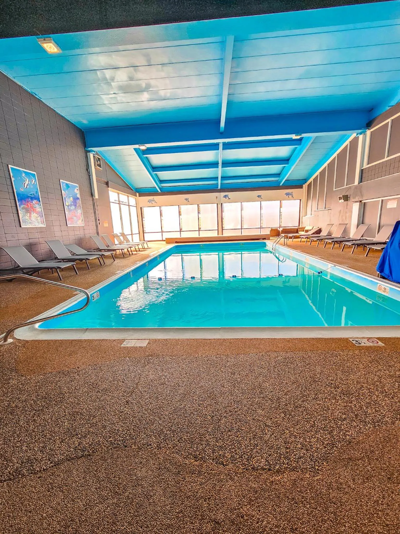 Swimming pool in Comfort Inn Hyannis - Cape Cod