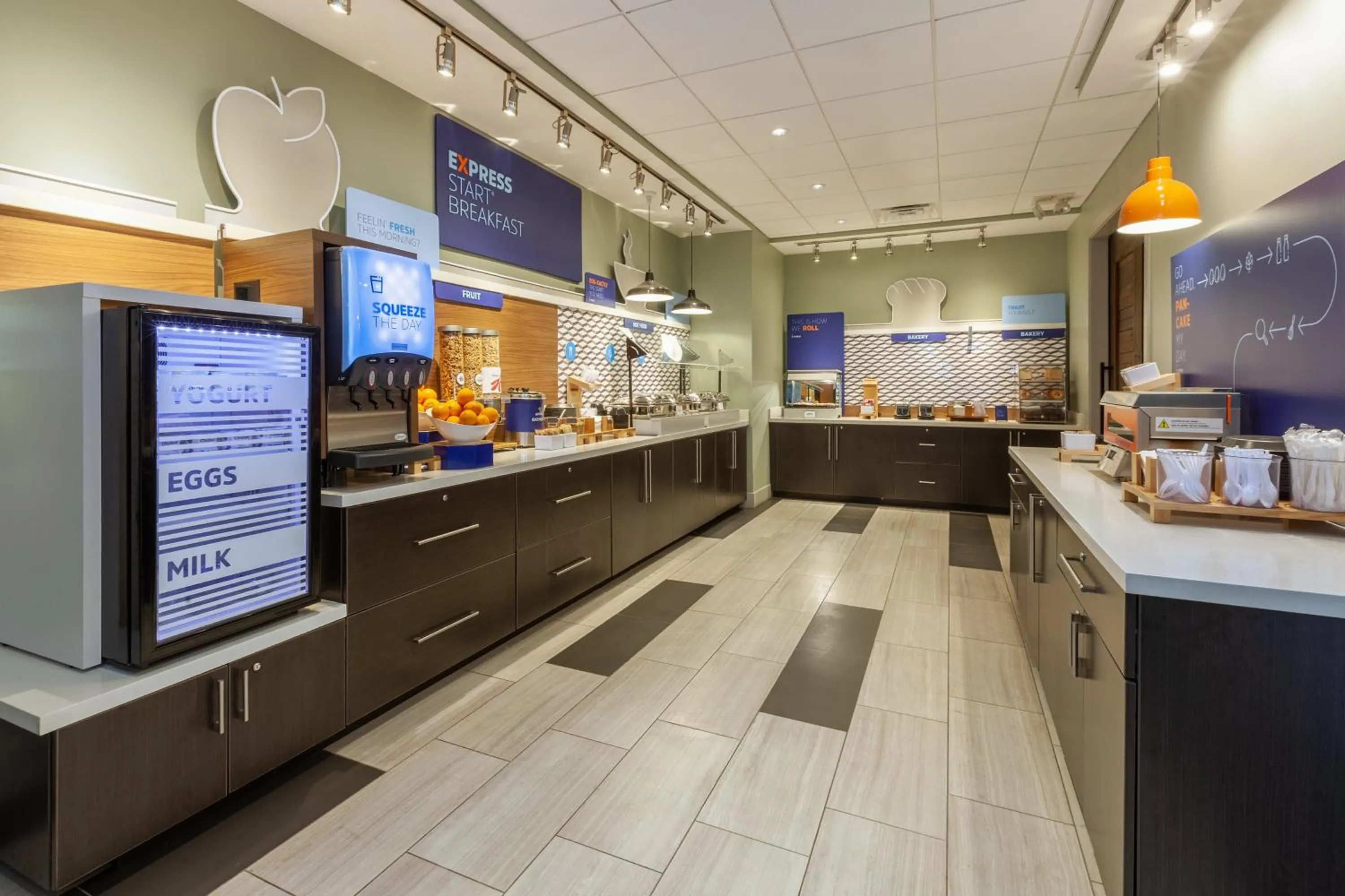 Breakfast in Holiday Inn Express & Suites Brunswick-Harpers Ferry Area by IHG