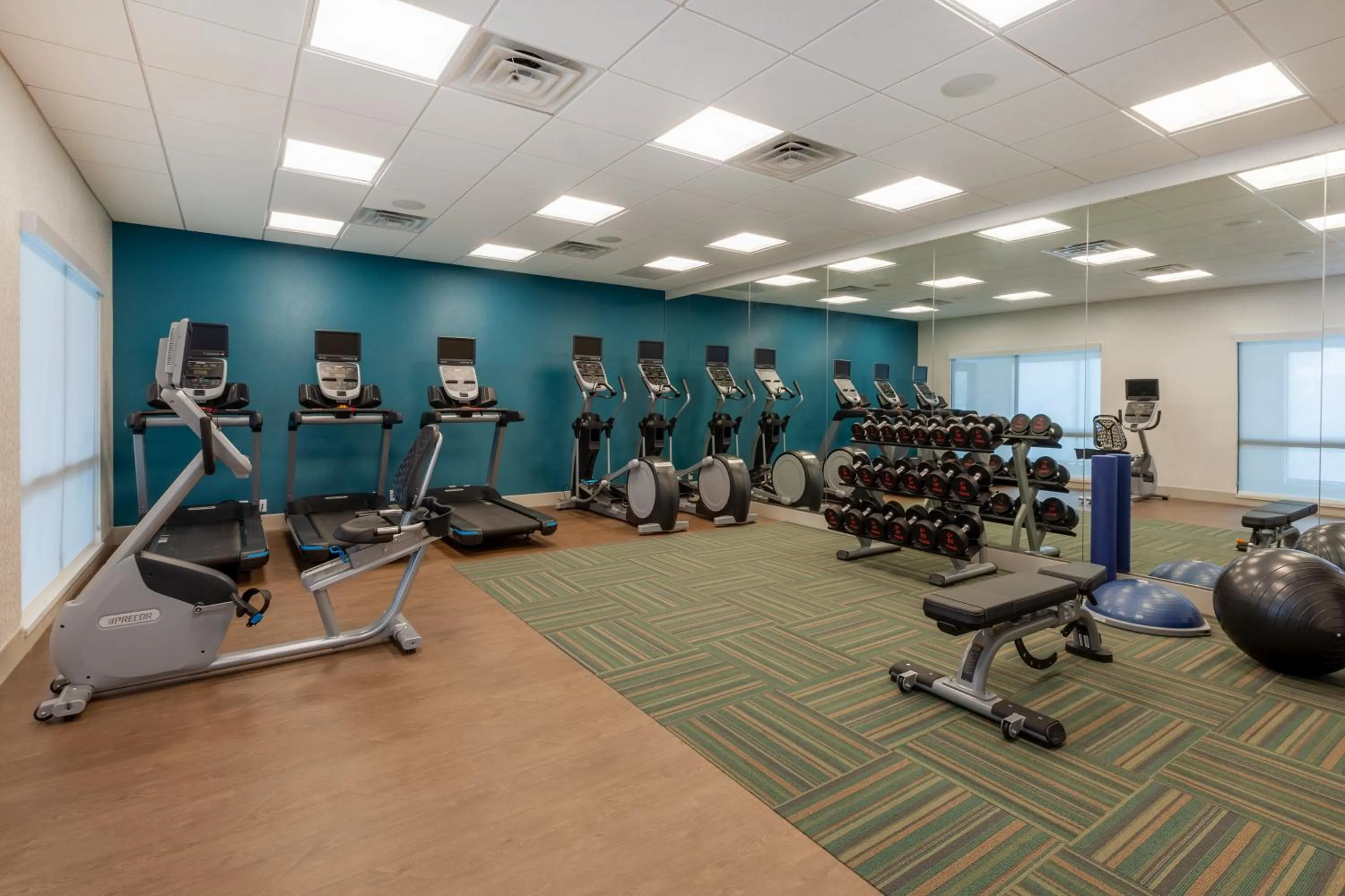 Spa and wellness centre/facilities in Holiday Inn Express & Suites Brunswick-Harpers Ferry Area by IHG