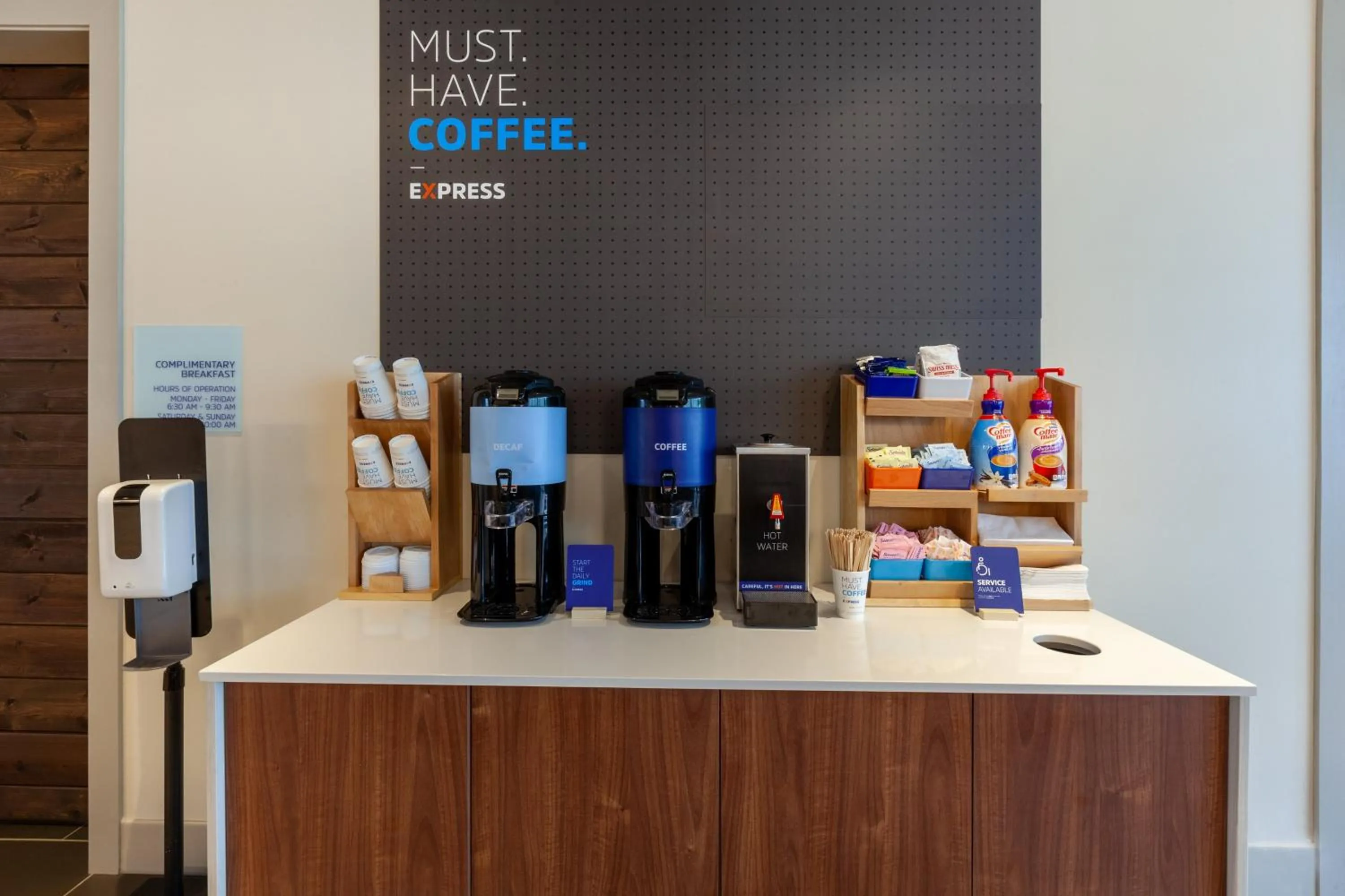 Breakfast in Holiday Inn Express & Suites Brunswick-Harpers Ferry Area by IHG