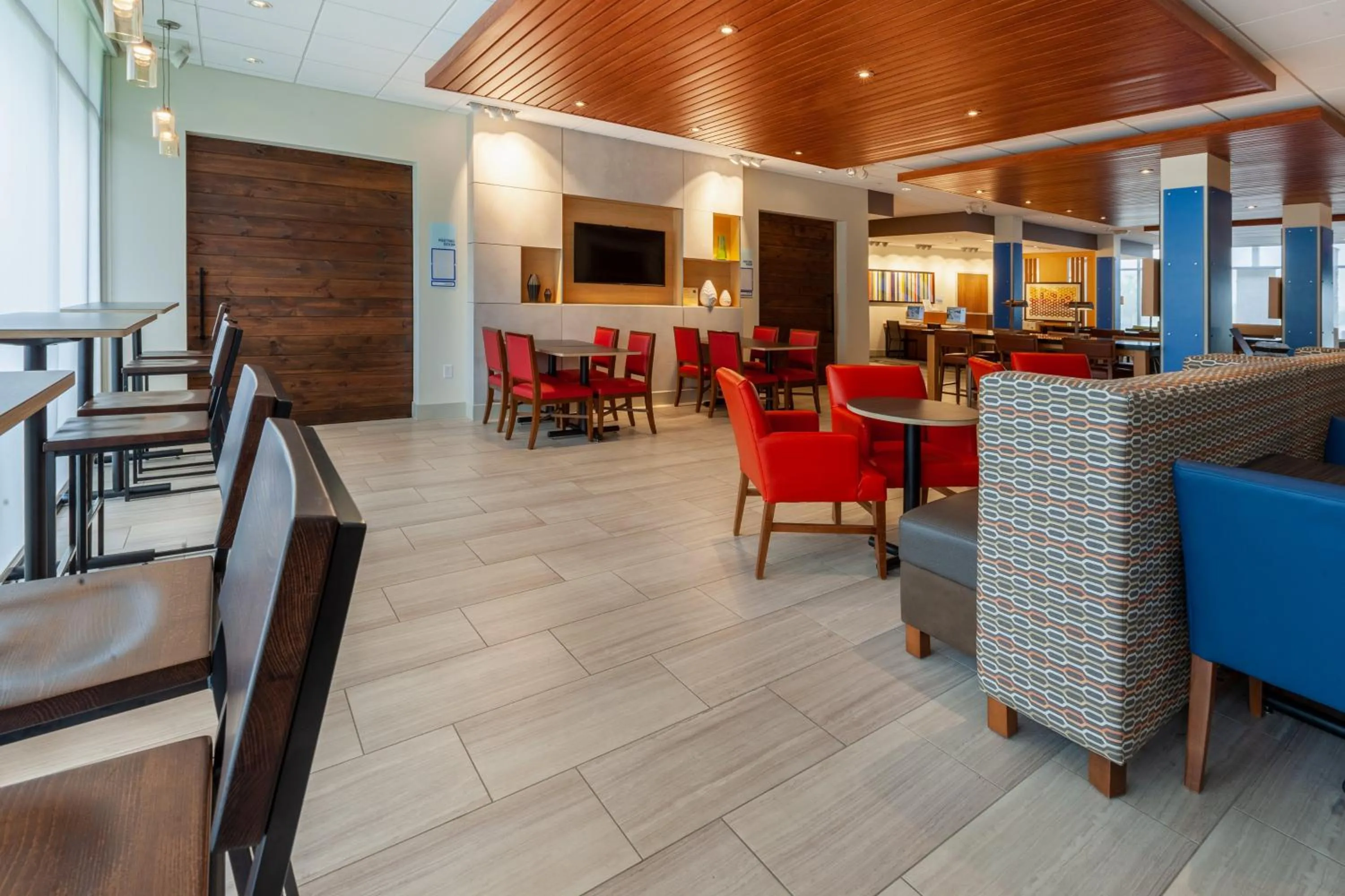 Breakfast in Holiday Inn Express & Suites Brunswick-Harpers Ferry Area by IHG