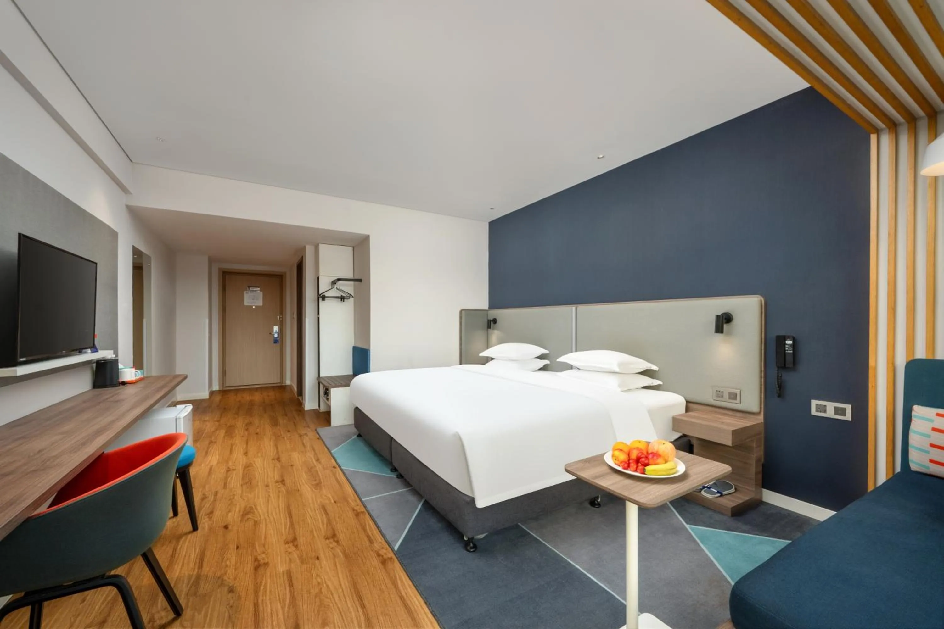 TV and multimedia, Bed in Holiday Inn Express Jiangmen Jianghai by IHG