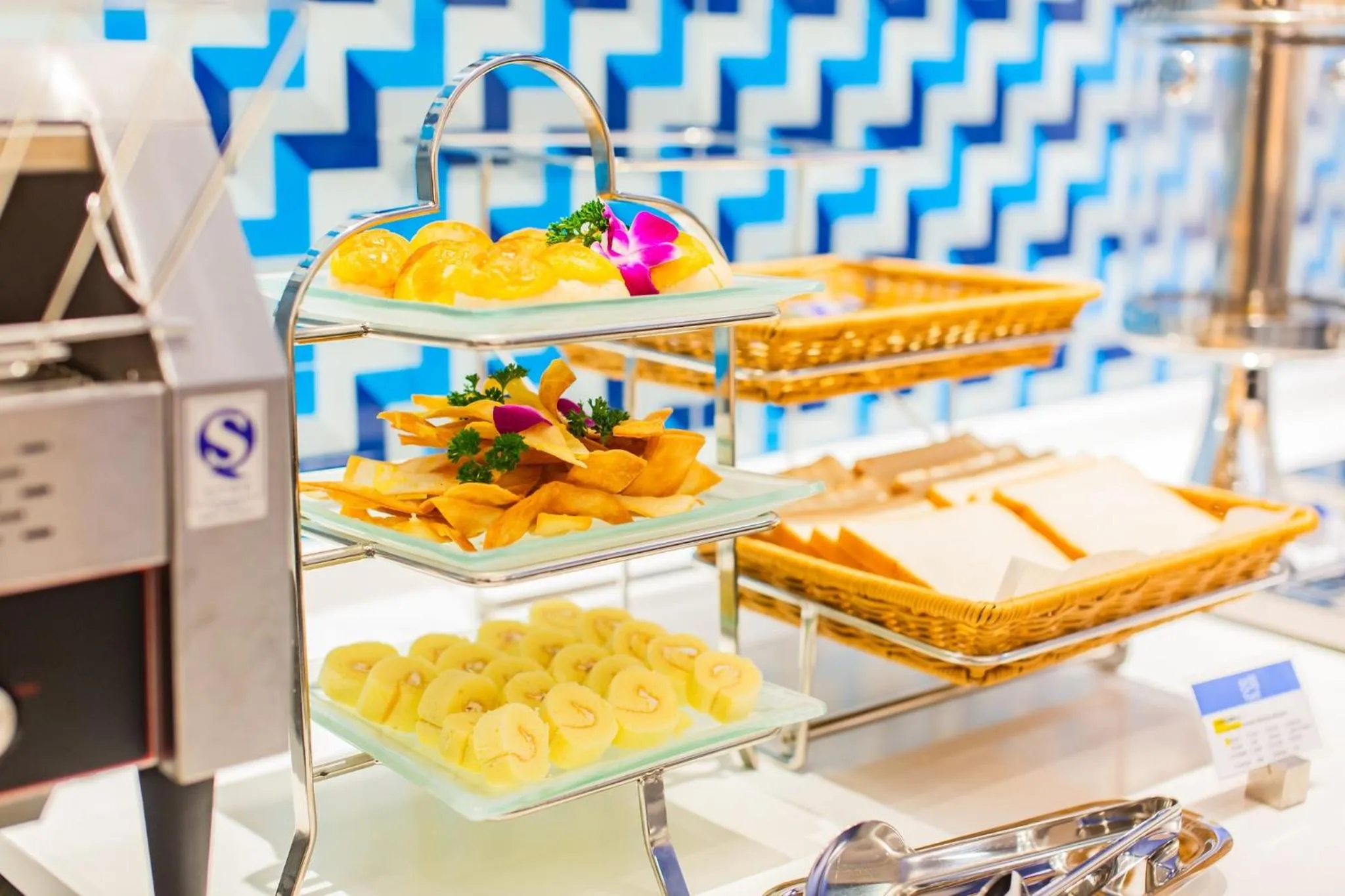 Breakfast in Holiday Inn Express Jiangmen Jianghai by IHG