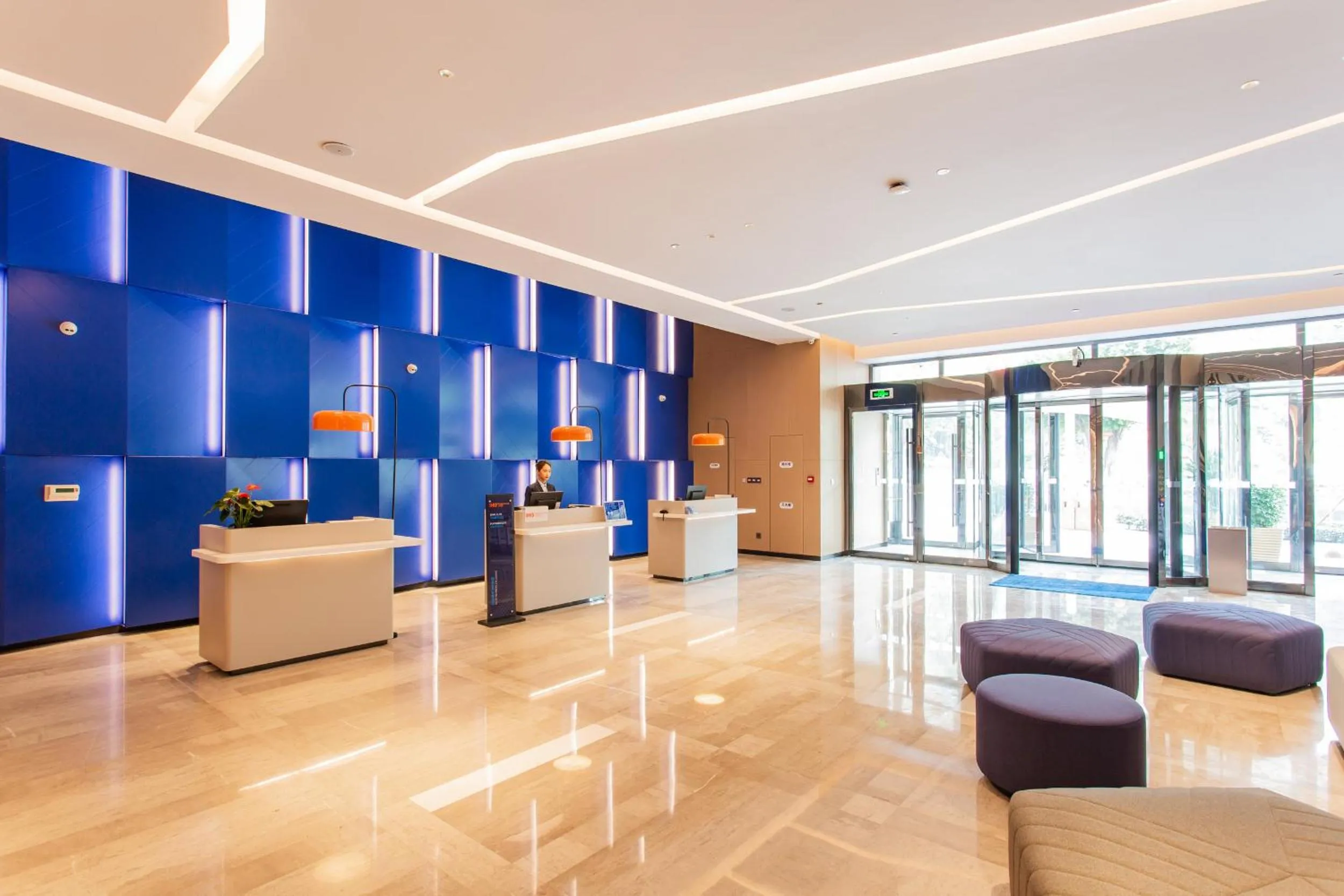 Lobby or reception in Holiday Inn Express Jiangmen Jianghai by IHG