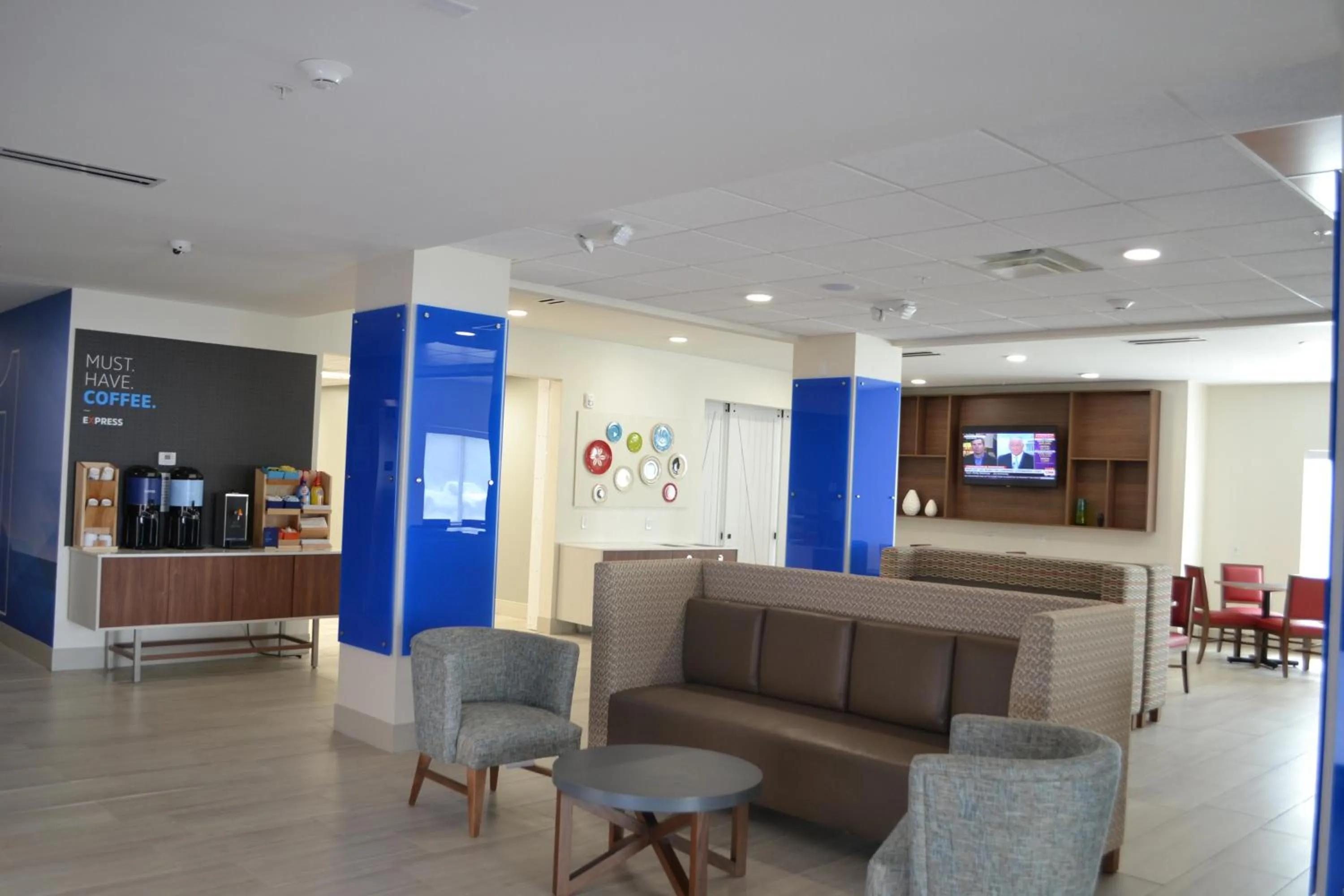 Breakfast in Holiday Inn Express Tallahassee-University Central by IHG