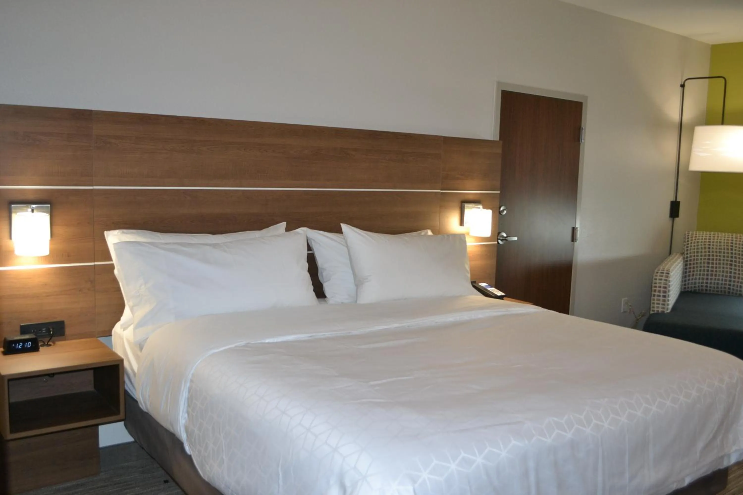 Bedroom, Bed in Holiday Inn Express Tallahassee-University Central by IHG
