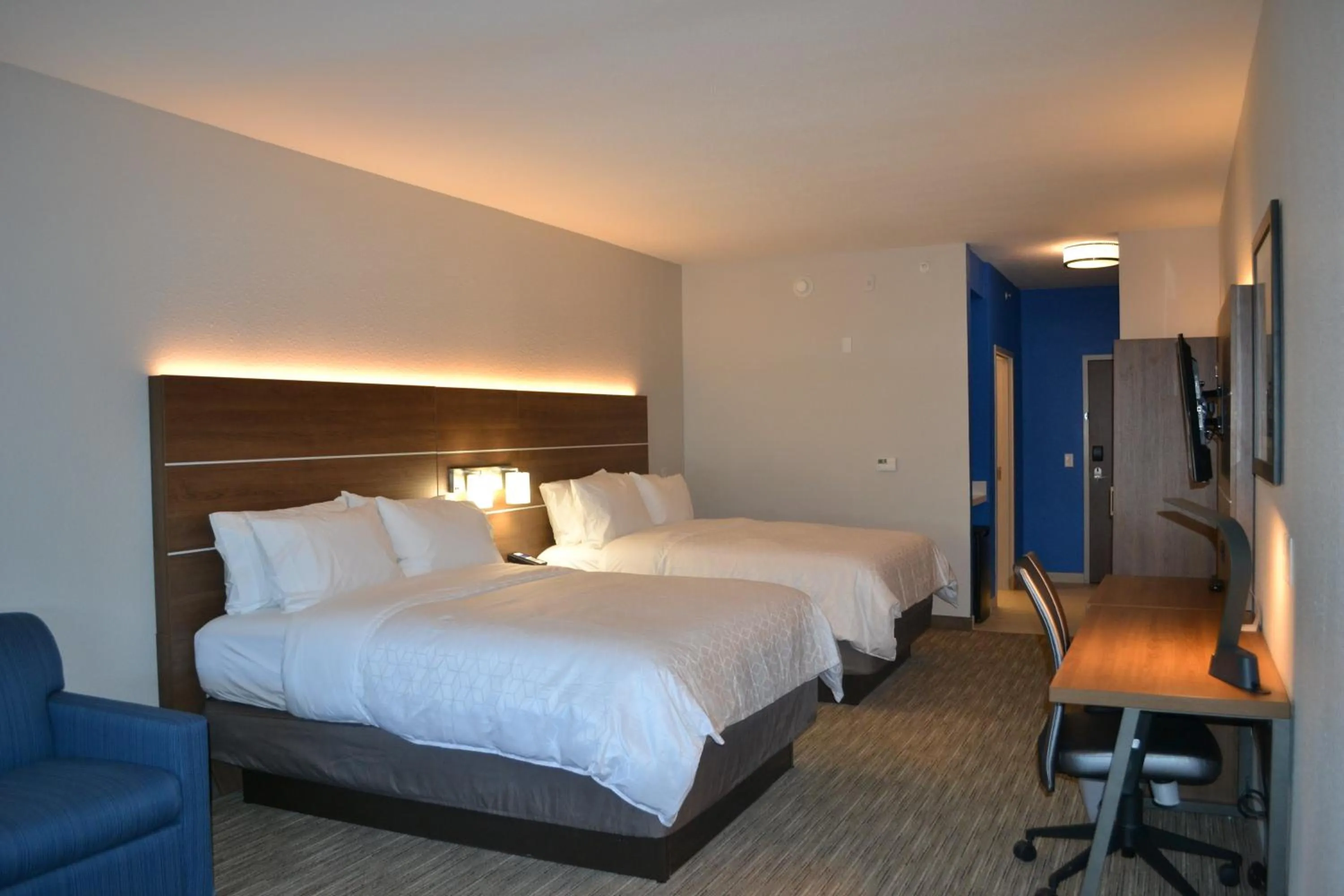 Photo of the whole room, Bed in Holiday Inn Express Tallahassee-University Central by IHG