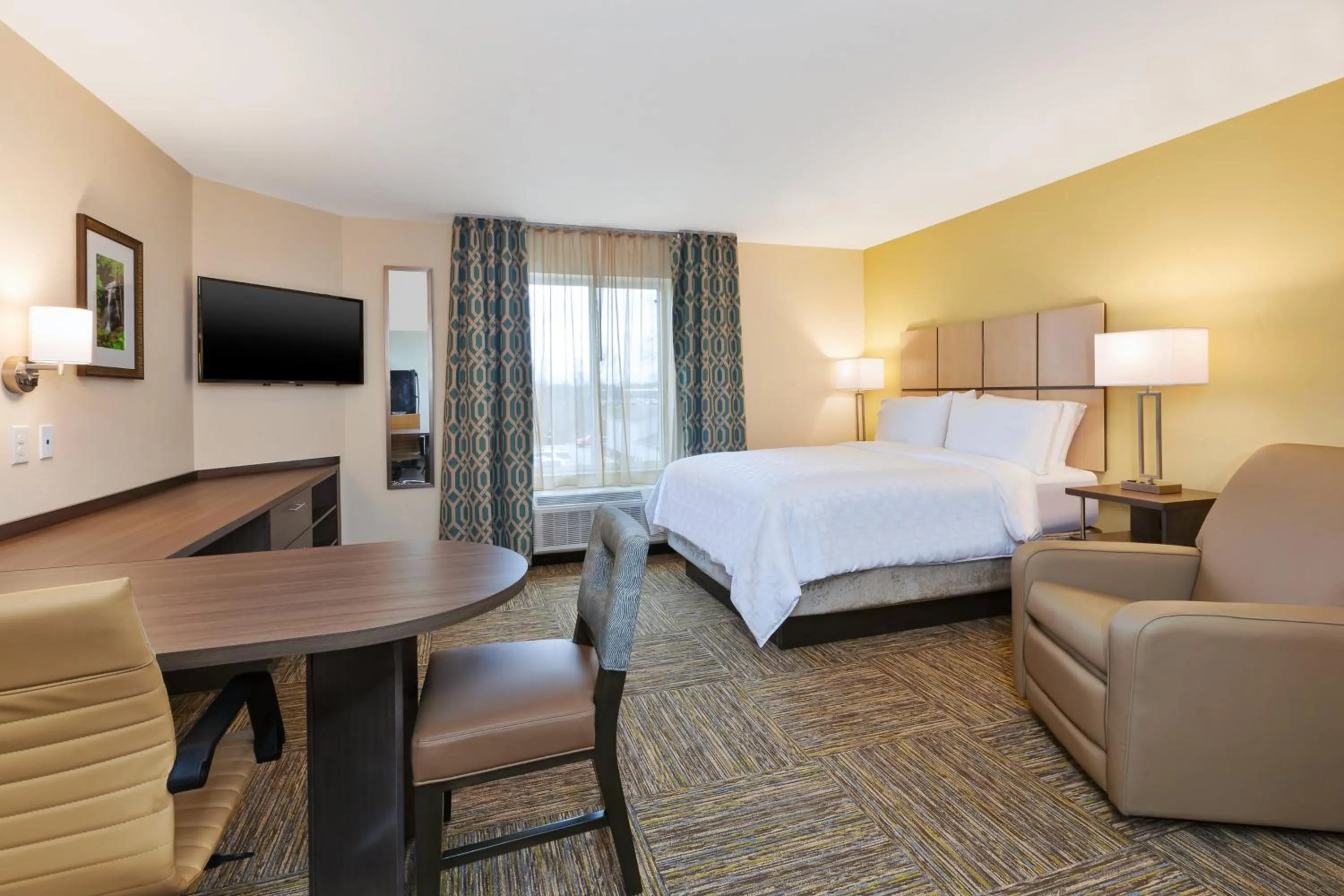 Photo of the whole room, Bed in Candlewood Suites Louisville - NE Downtown Area by IHG
