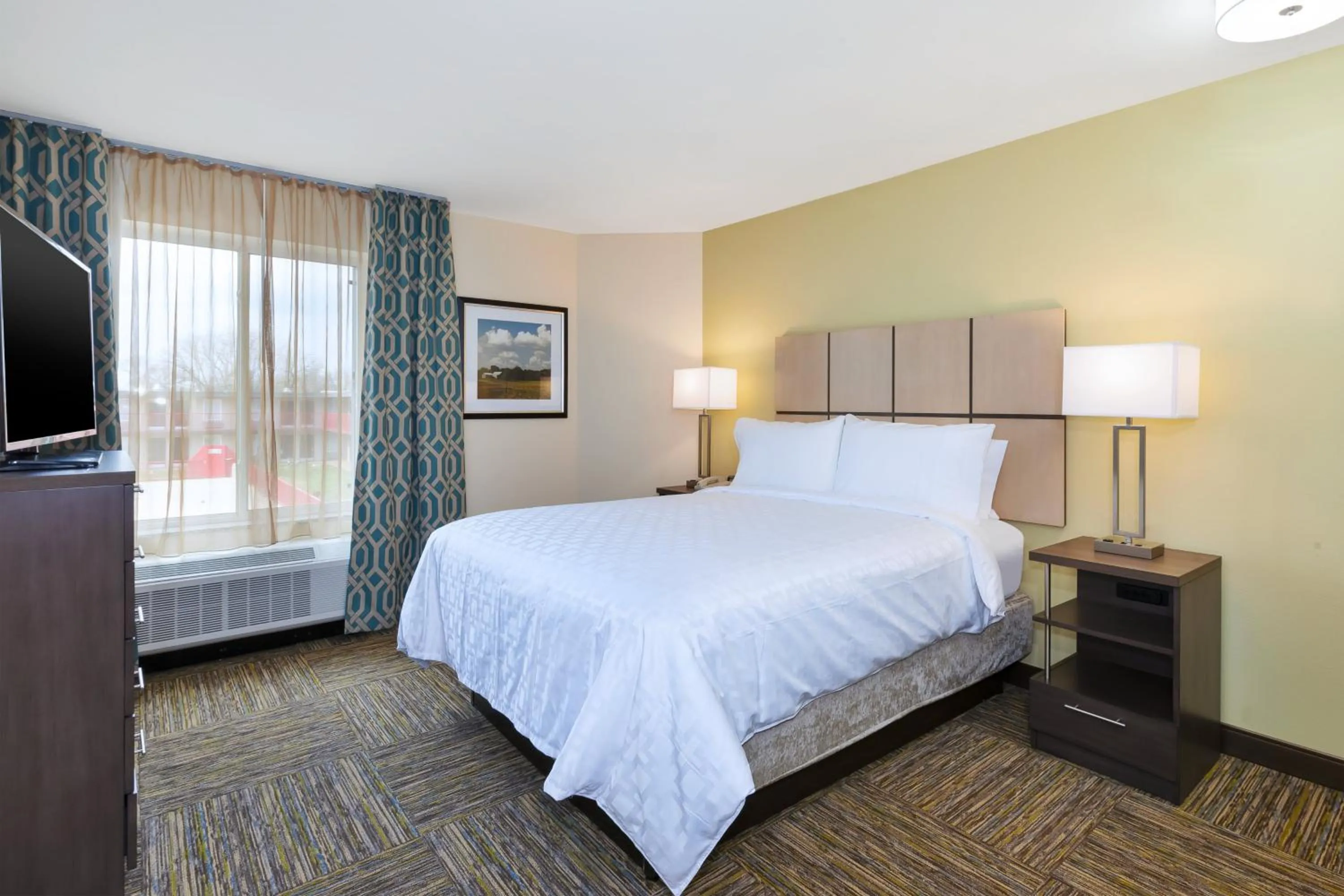 Photo of the whole room, Bed in Candlewood Suites Louisville - NE Downtown Area by IHG
